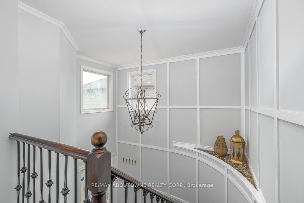 Photo 32 of 14 Sable Drive, Hamilton, Ancaster — HOMEH