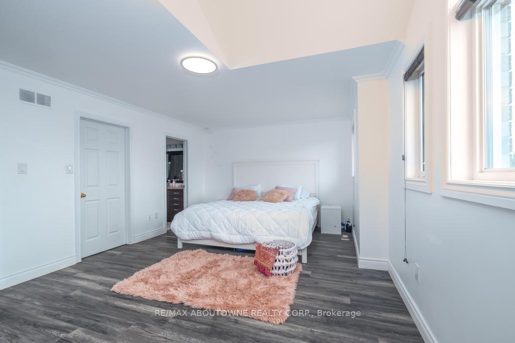 Photo 34 of 14 Sable Drive, Hamilton, Ancaster — HOMEH