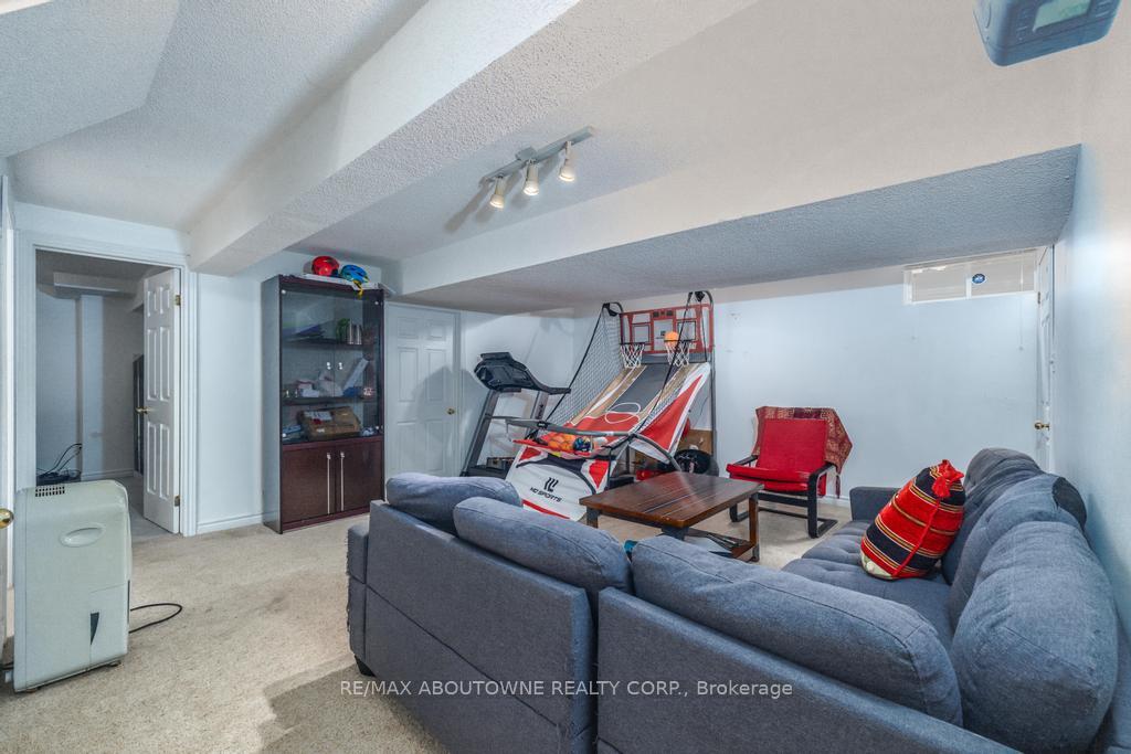 Photo 45 of 14 Sable Drive, Hamilton, Ancaster — HOMEH