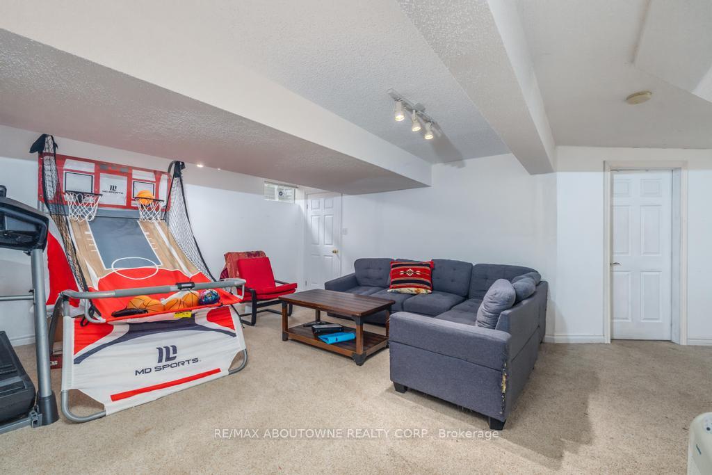 Photo 46 of 14 Sable Drive, Hamilton, Ancaster — HOMEH