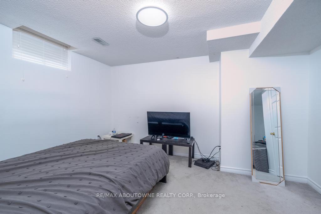 Photo 48 of 14 Sable Drive, Hamilton, Ancaster — HOMEH
