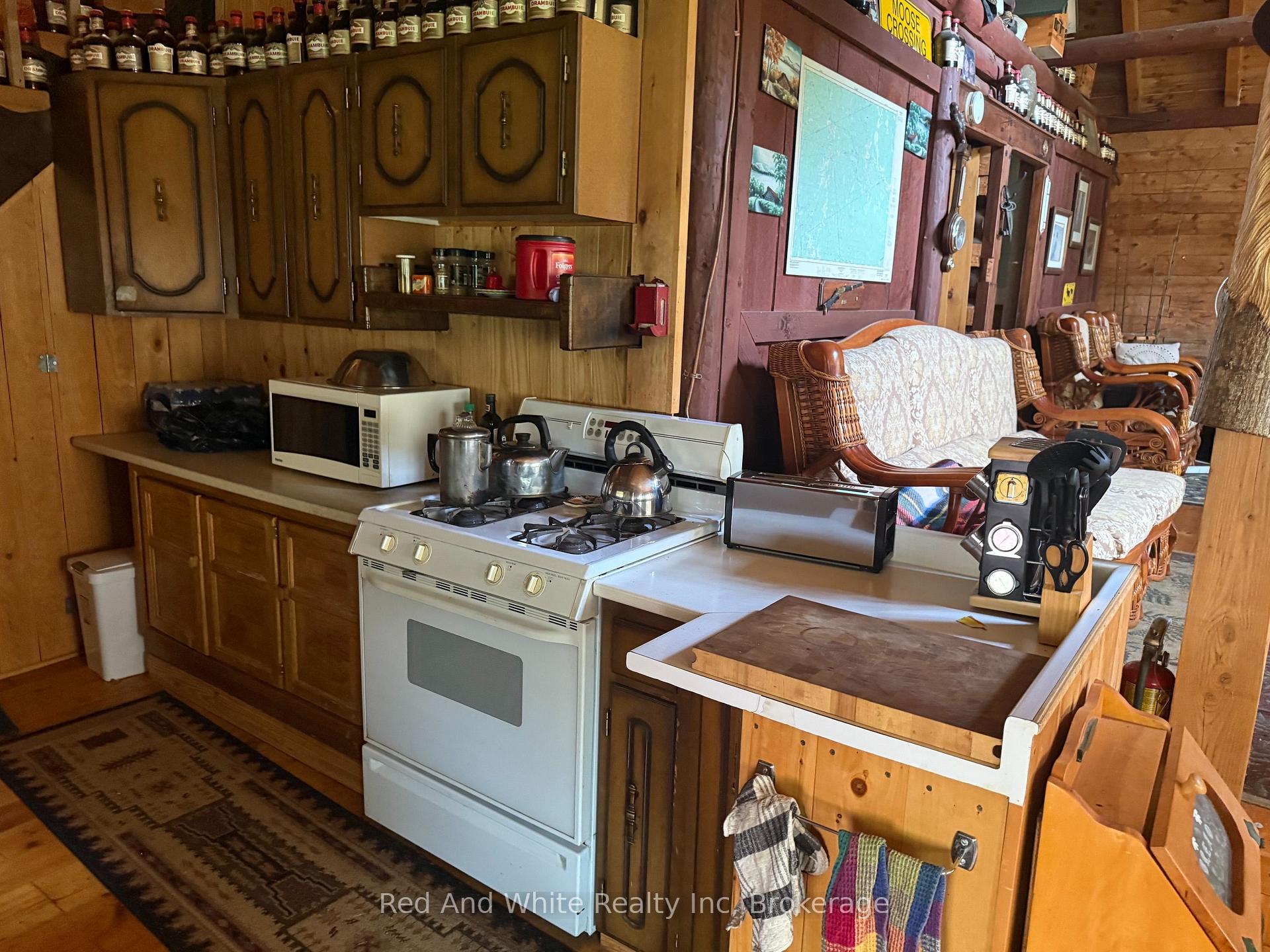 Photo 8 of 1665 Nelson Lake Road, Magnetawan, Spence — HOMEH