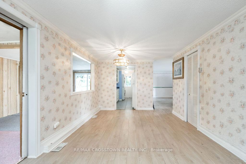 Photo 11 of 2 Tamarack Court, Innisfil, Rural Innisfil — HOMEH