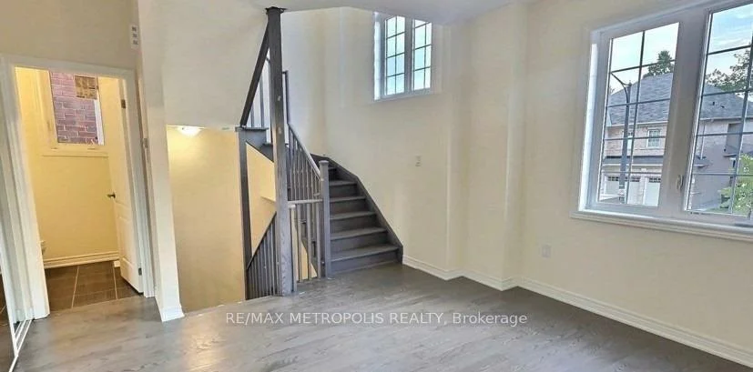 Photo 9 of Unit Main, 31 Allegro Drive, Brampton, Credit Valley — HOMEH