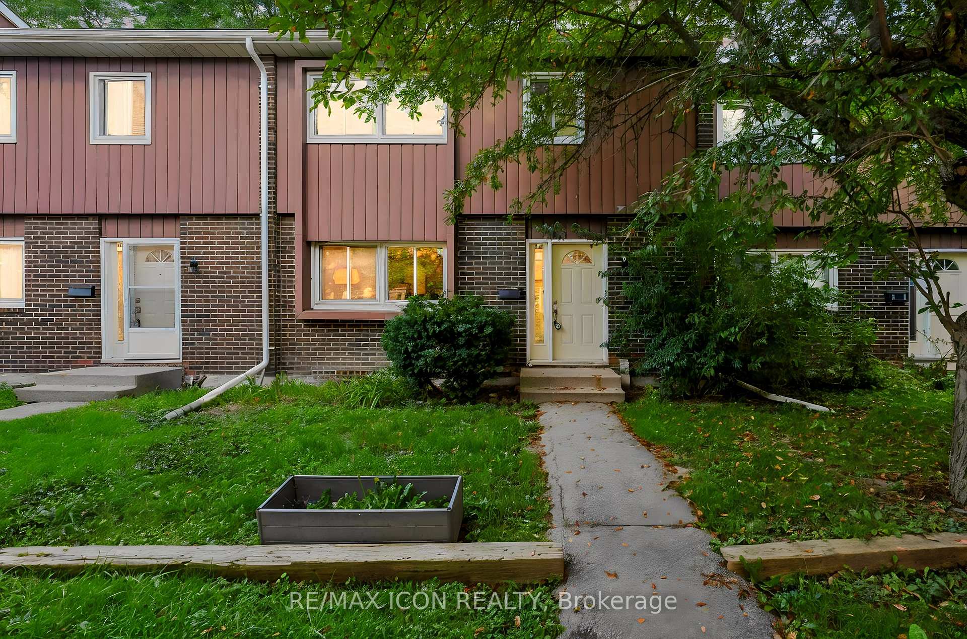 Photo 4 of Unit 102, 121 University Avenue E, Waterloo, Downtown Waterloo — HOMEH