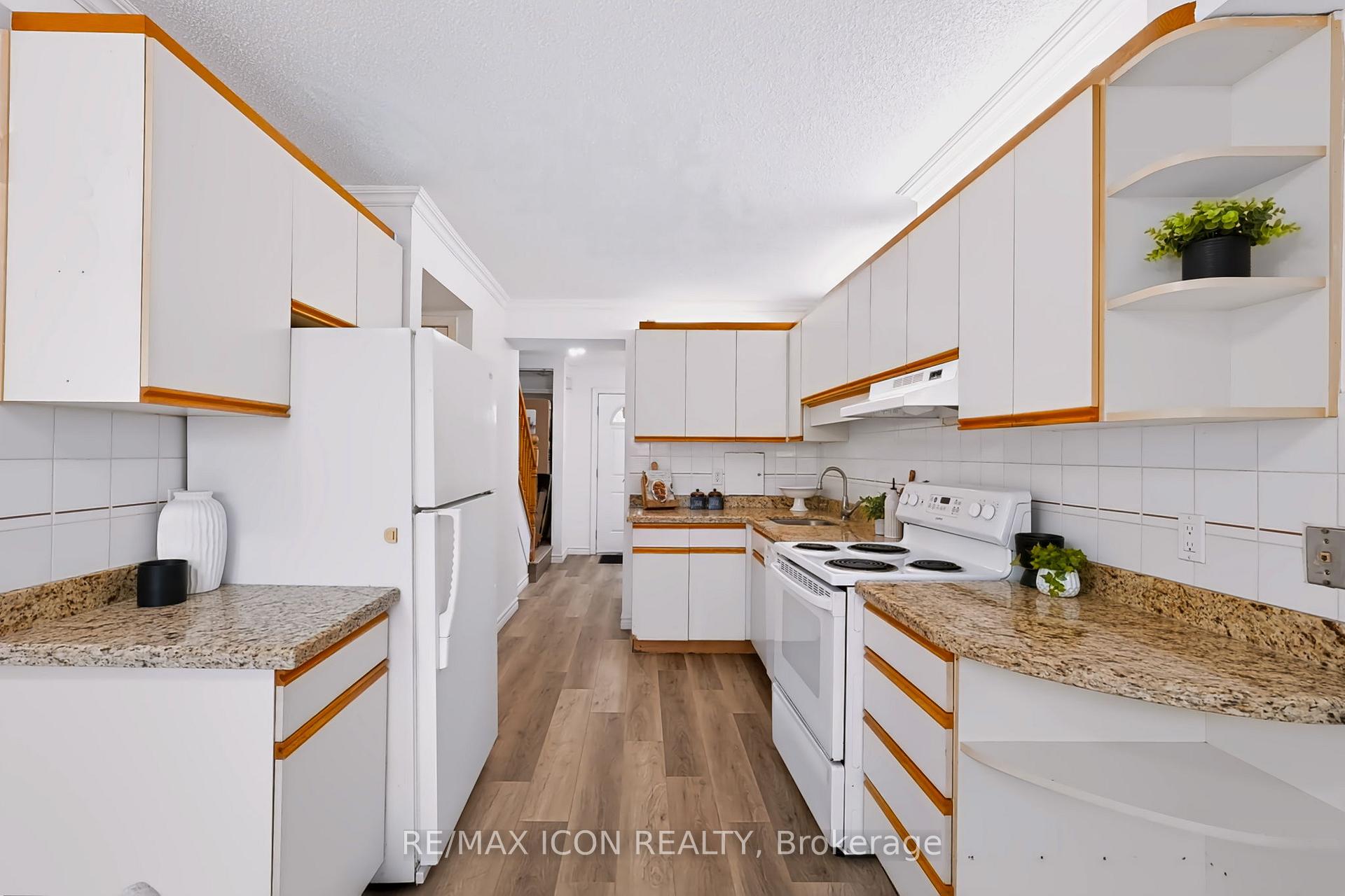 Photo 8 of Unit 102, 121 University Avenue E, Waterloo, Downtown Waterloo — HOMEH