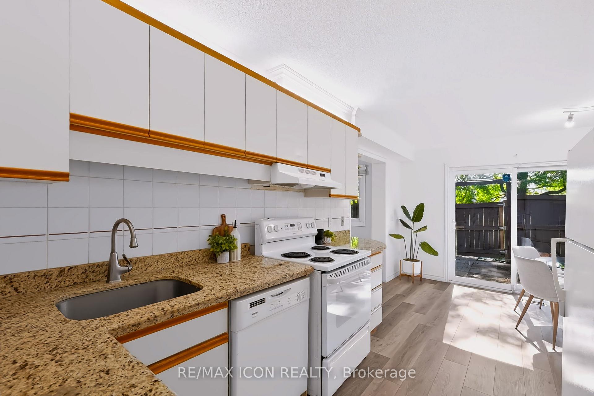 Photo 10 of Unit 102, 121 University Avenue E, Waterloo, Downtown Waterloo — HOMEH