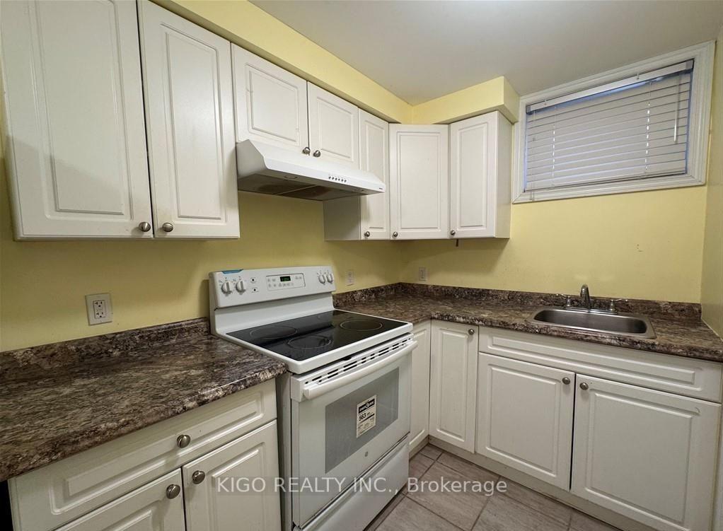 Photo 4 of Unit Basement, 40 Lena Crescent, Cambridge, Greenway-Chaplin — HOMEH
