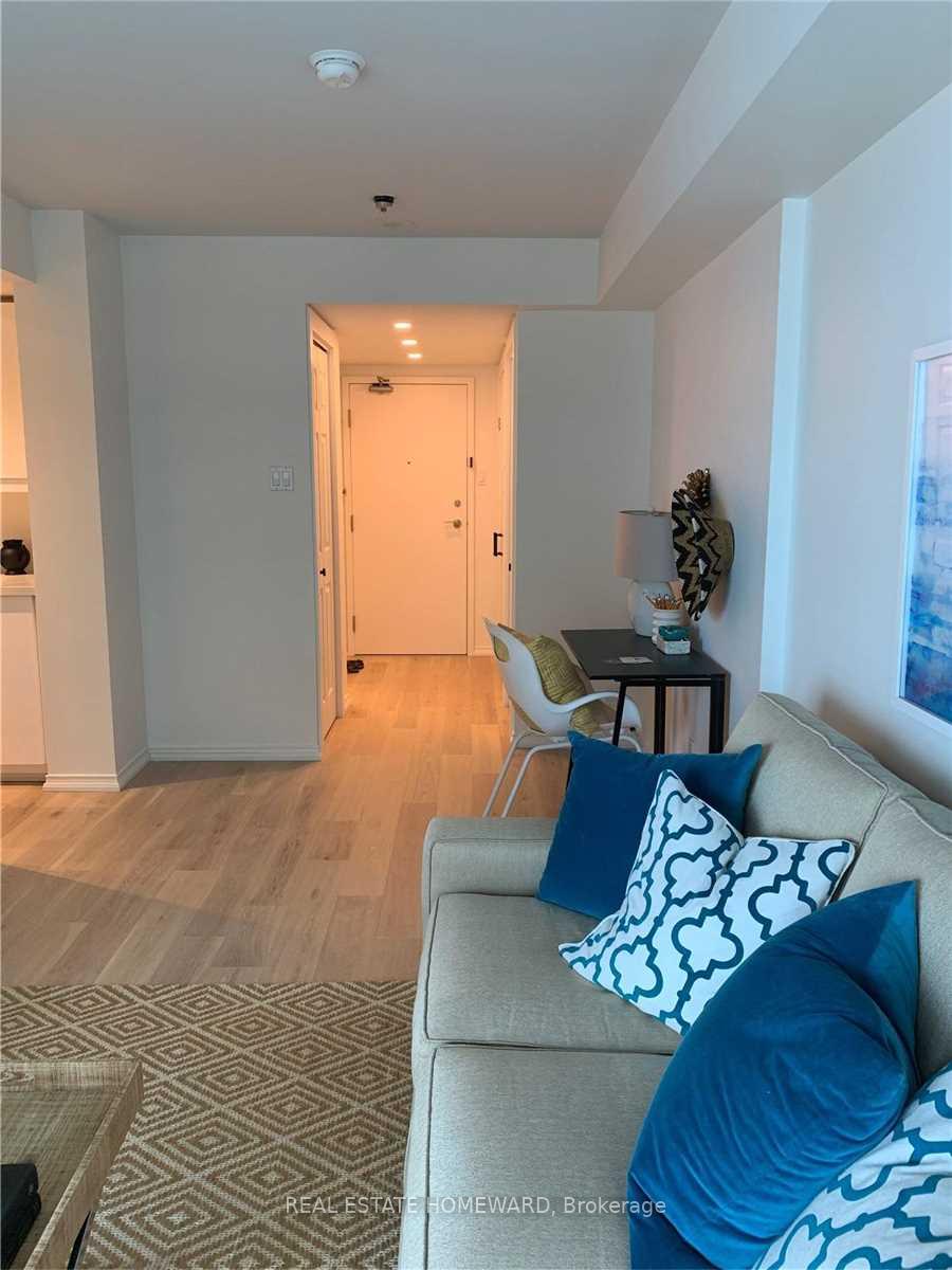 Photo 5 of Unit 2403, 77 Harbour Square, Toronto, Waterfront Communities — HOMEH