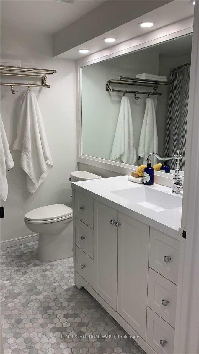 Photo 7 of Unit 2403, 77 Harbour Square, Toronto, Waterfront Communities — HOMEH