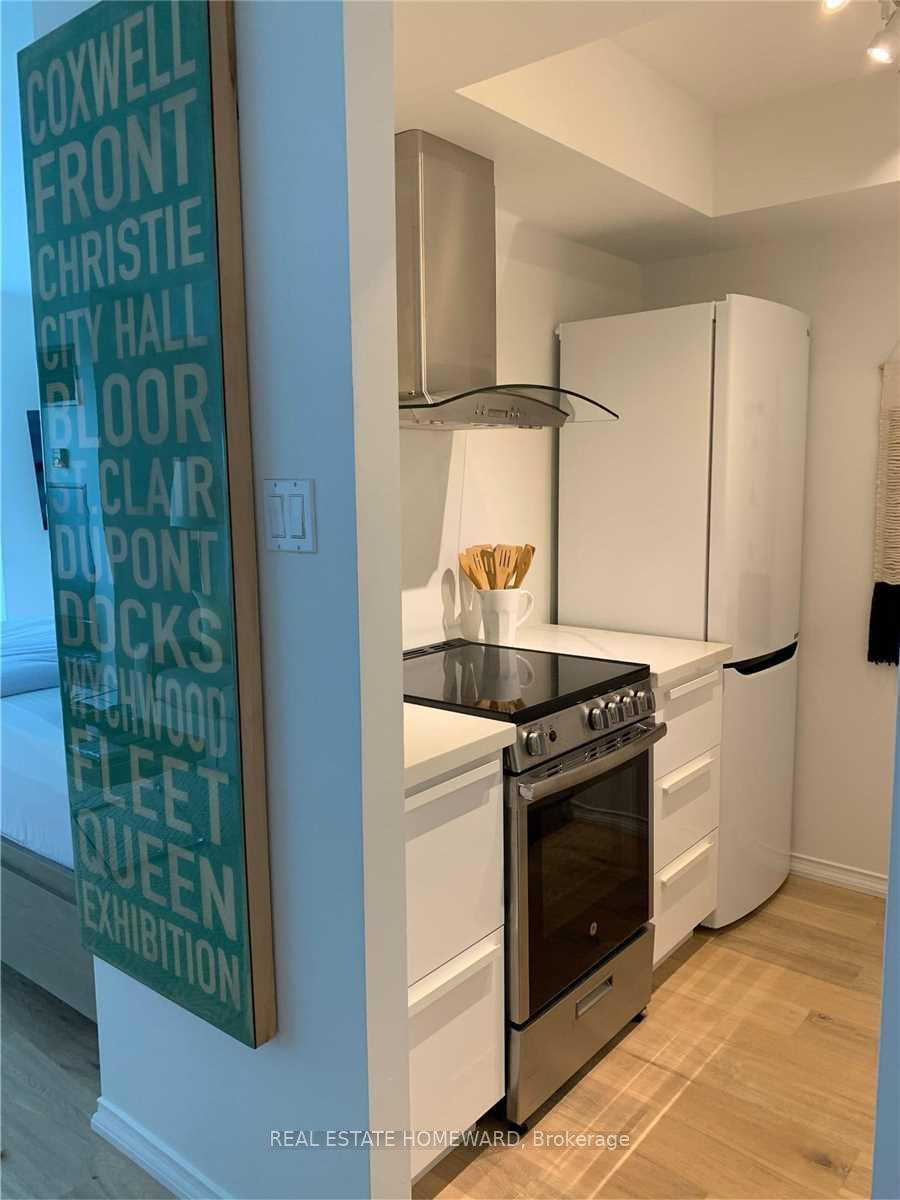 Photo 10 of Unit 2403, 77 Harbour Square, Toronto, Waterfront Communities — HOMEH