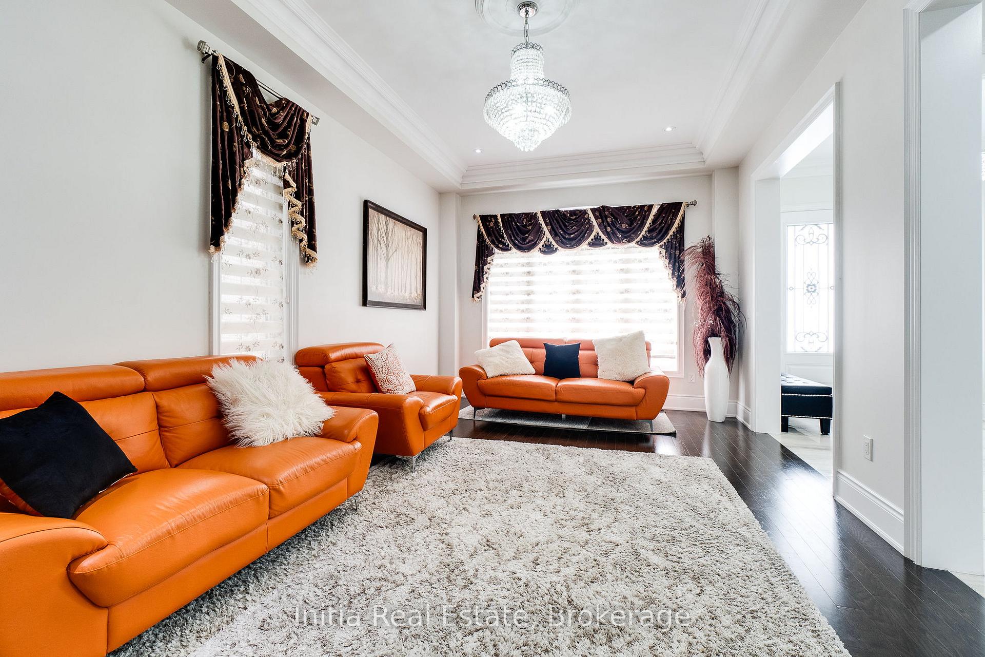 Photo 11 of 12 Erintown Crescent S, Brampton, Toronto Gore Rural Estate — HOMEH