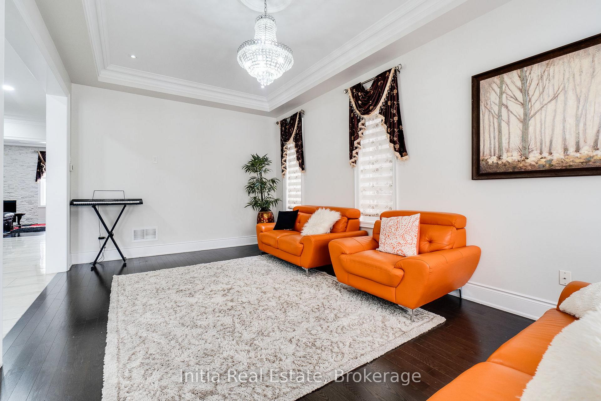 Photo 14 of 12 Erintown Crescent S, Brampton, Toronto Gore Rural Estate — HOMEH