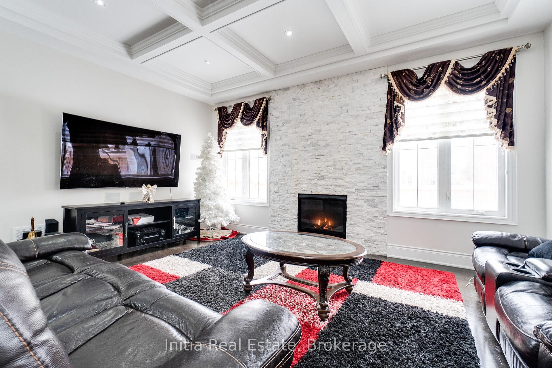 Photo 12 of 12 Erintown Crescent S, Brampton, Toronto Gore Rural Estate — HOMEH