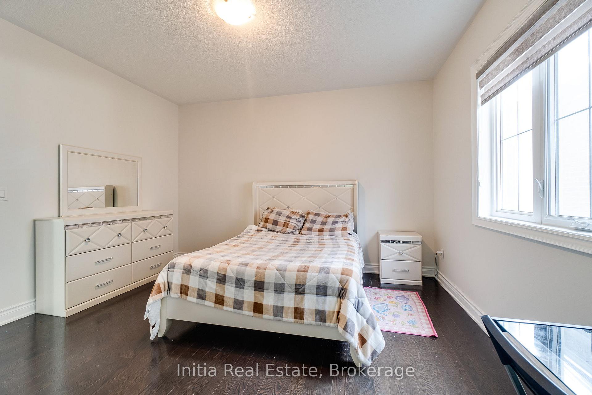 Photo 33 of 12 Erintown Crescent S, Brampton, Toronto Gore Rural Estate — HOMEH