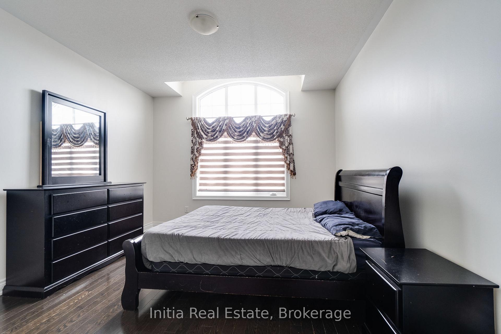 Photo 40 of 12 Erintown Crescent S, Brampton, Toronto Gore Rural Estate — HOMEH