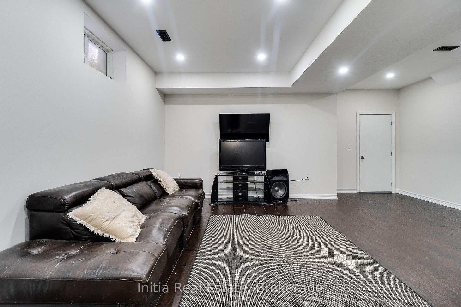 Photo 47 of 12 Erintown Crescent S, Brampton, Toronto Gore Rural Estate — HOMEH