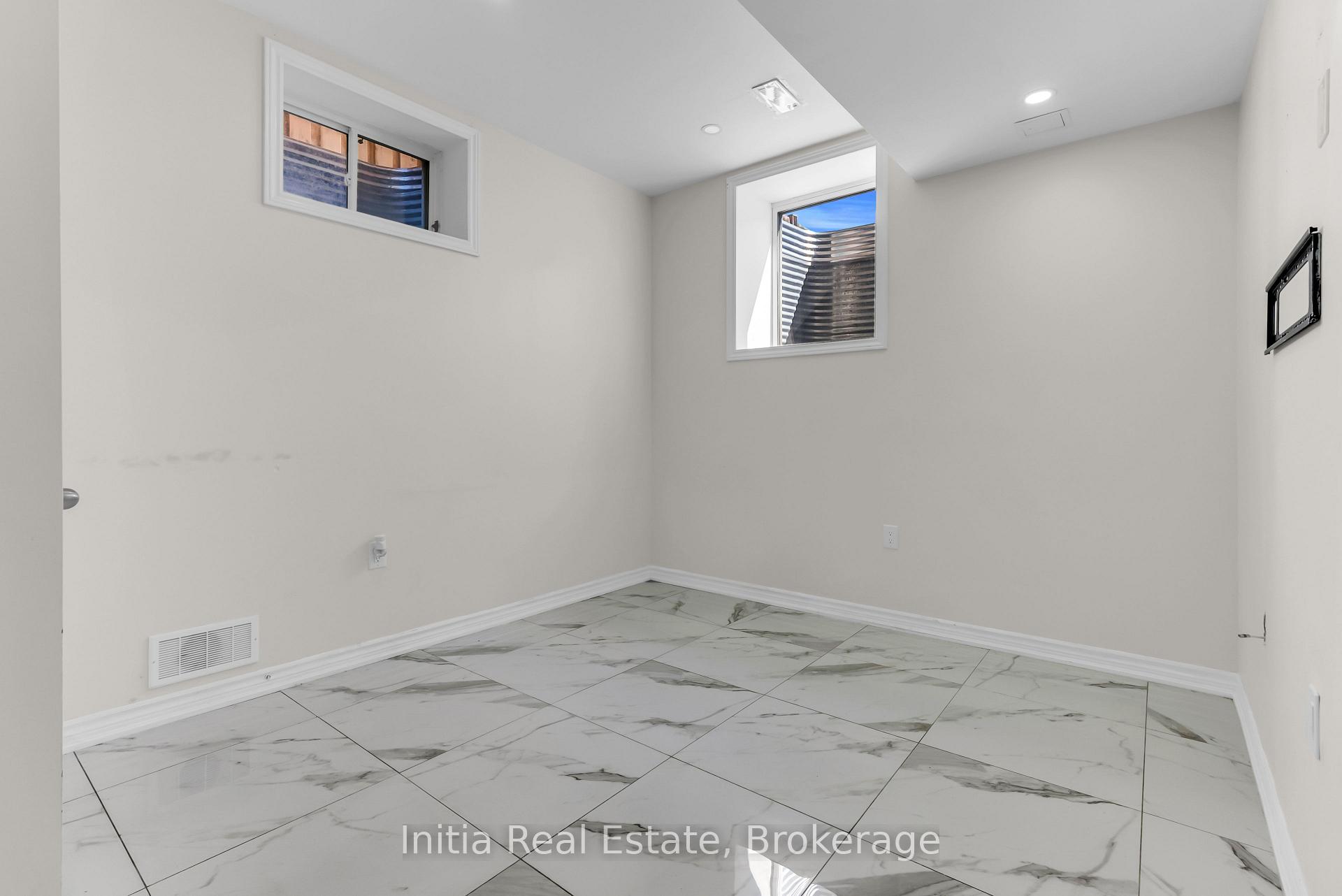 Photo 55 of 12 Erintown Crescent S, Brampton, Toronto Gore Rural Estate — HOMEH