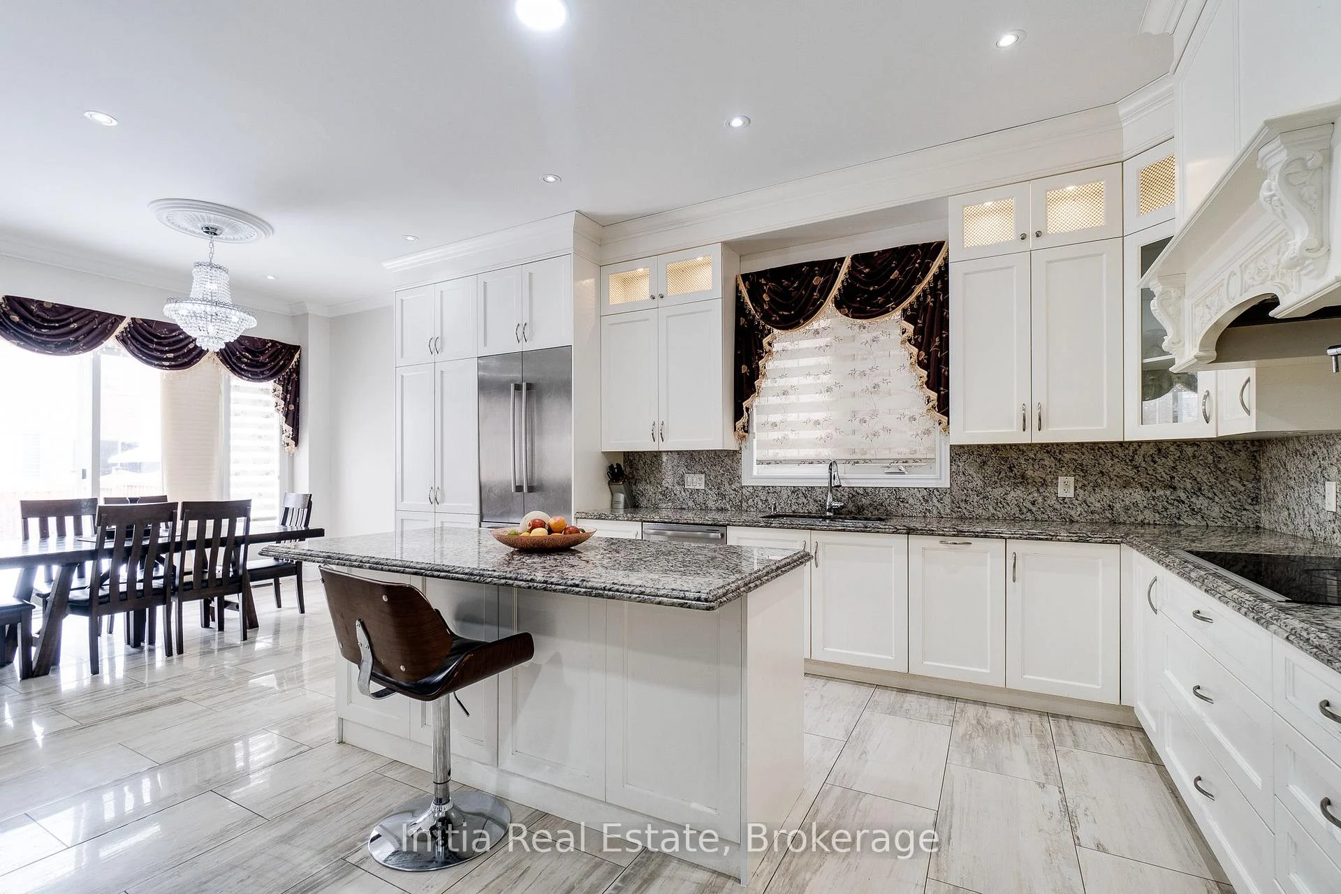 Photo 19 of 12 Erintown Crescent S, Brampton, Toronto Gore Rural Estate — HOMEH