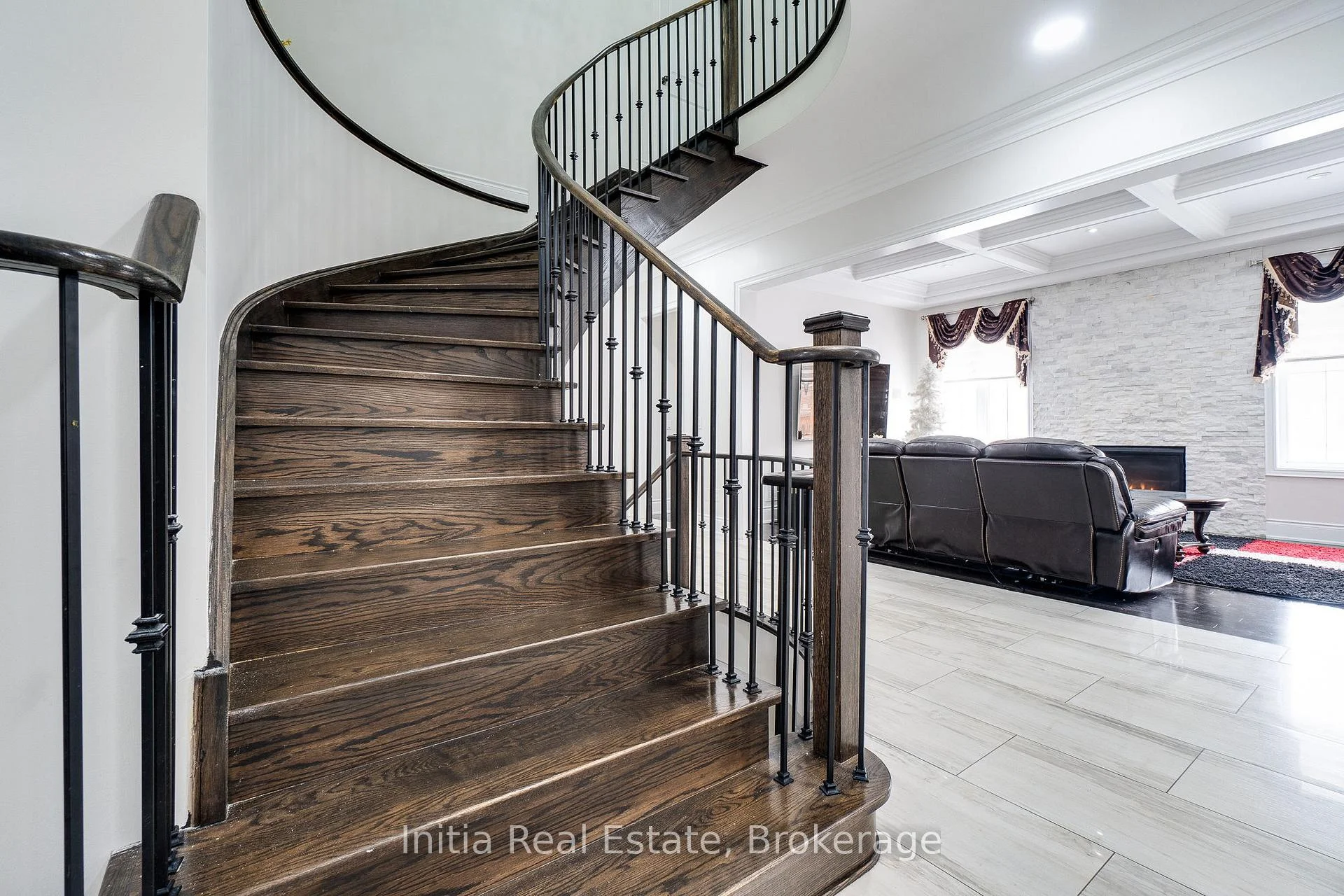 Photo 29 of 12 Erintown Crescent S, Brampton, Toronto Gore Rural Estate — HOMEH