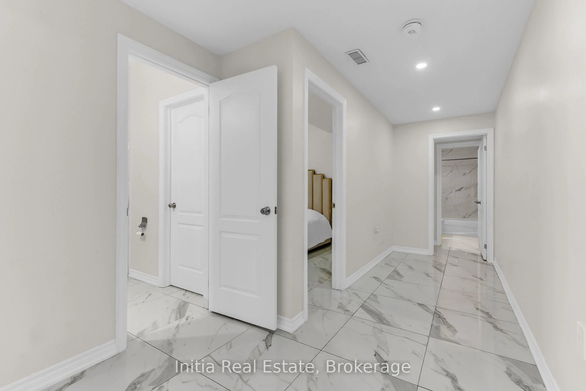 Photo 57 of 12 Erintown Crescent S, Brampton, Toronto Gore Rural Estate — HOMEH