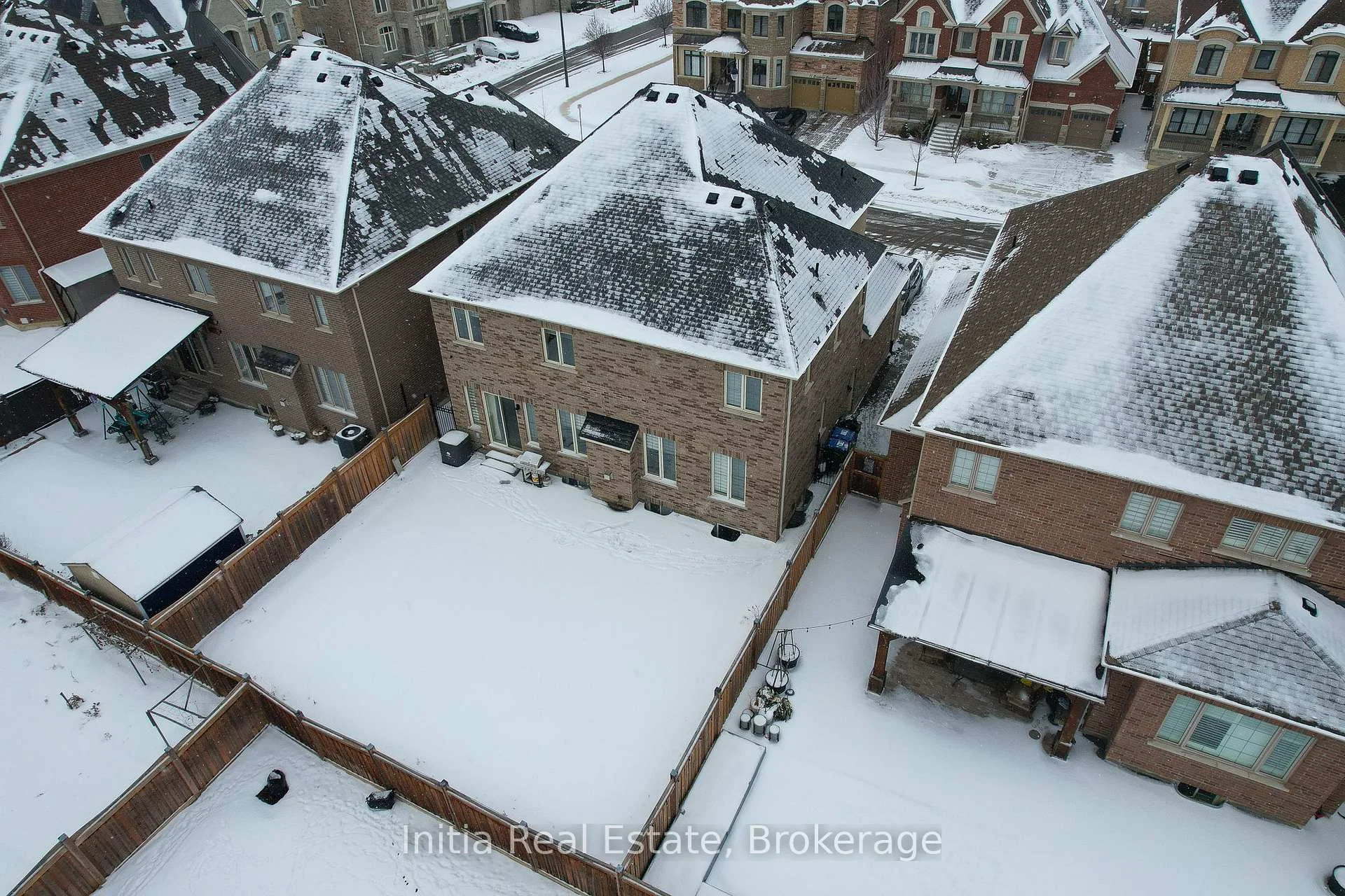 Photo 61 of 12 Erintown Crescent S, Brampton, Toronto Gore Rural Estate — HOMEH