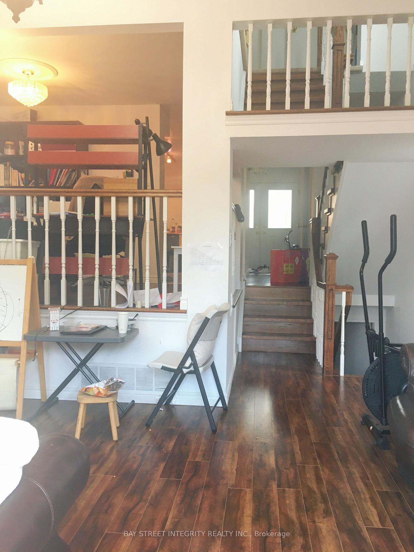 Photo 5 of Unit Upper, 98 Carolbreen Square, Scarborough, Agincourt North — HOMEH