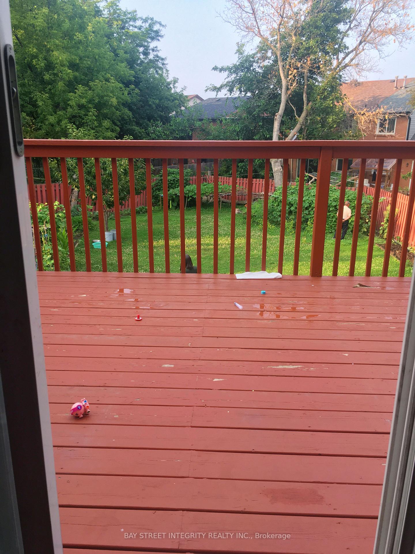 Photo 6 of Unit Upper, 98 Carolbreen Square, Scarborough, Agincourt North — HOMEH