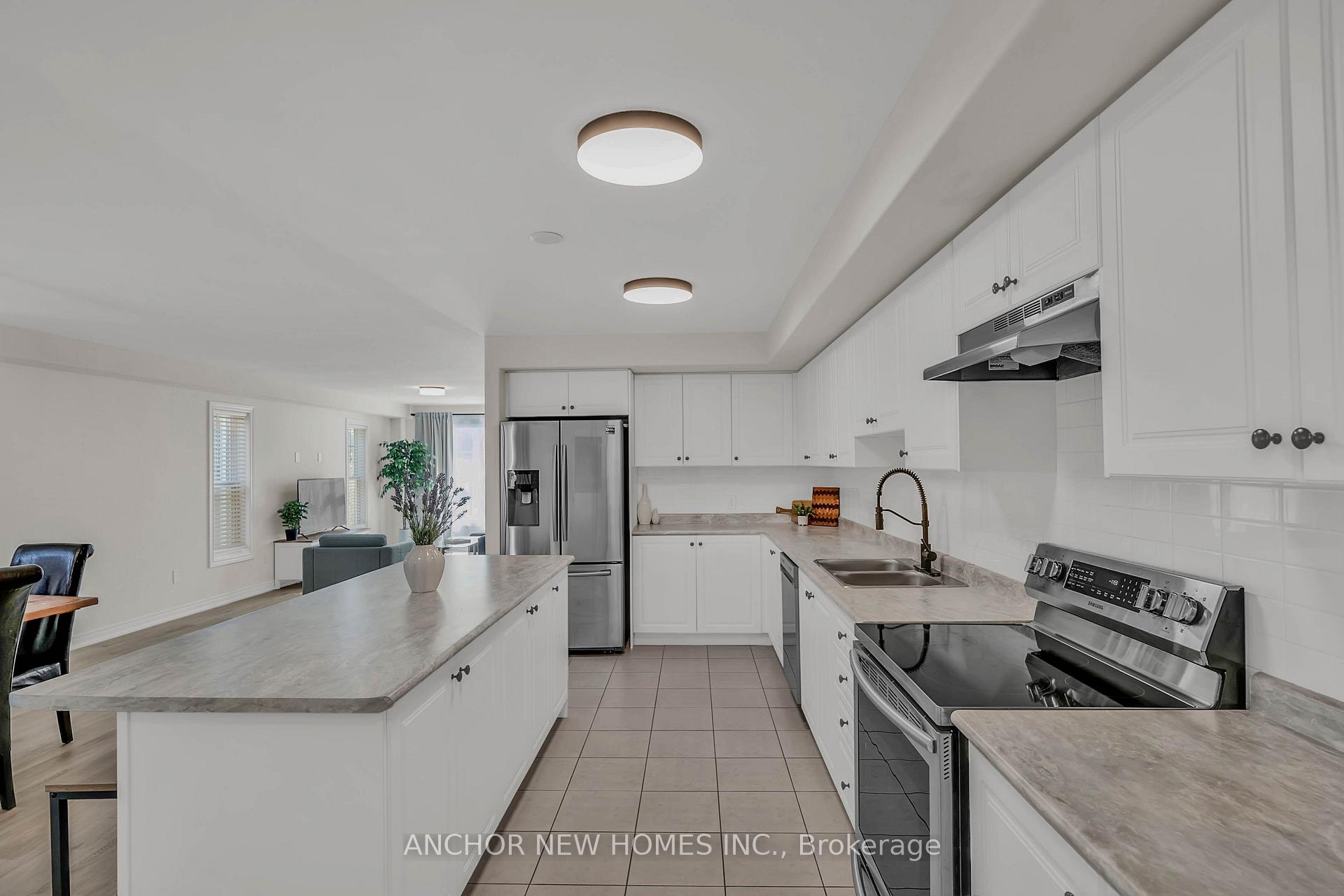 Photo 9 of 883 Broadway Boulevard, Peterborough, Northcrest Ward 5 — HOMEH
