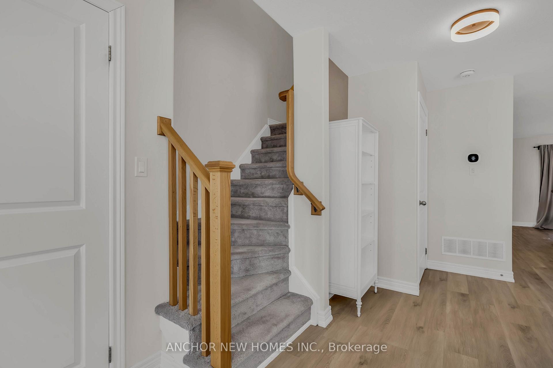 Photo 12 of 883 Broadway Boulevard, Peterborough, Northcrest Ward 5 — HOMEH