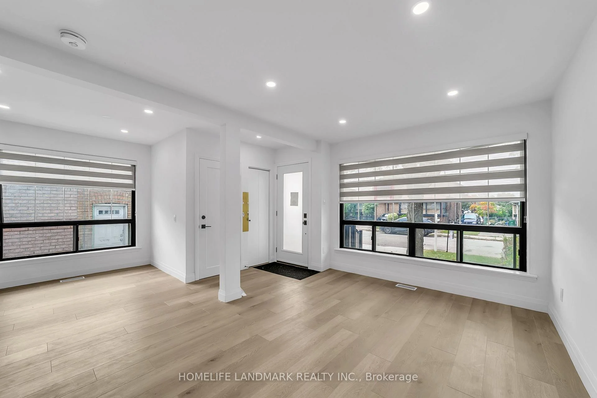 Photo of 31A (Main Floor) Laurel Avenue