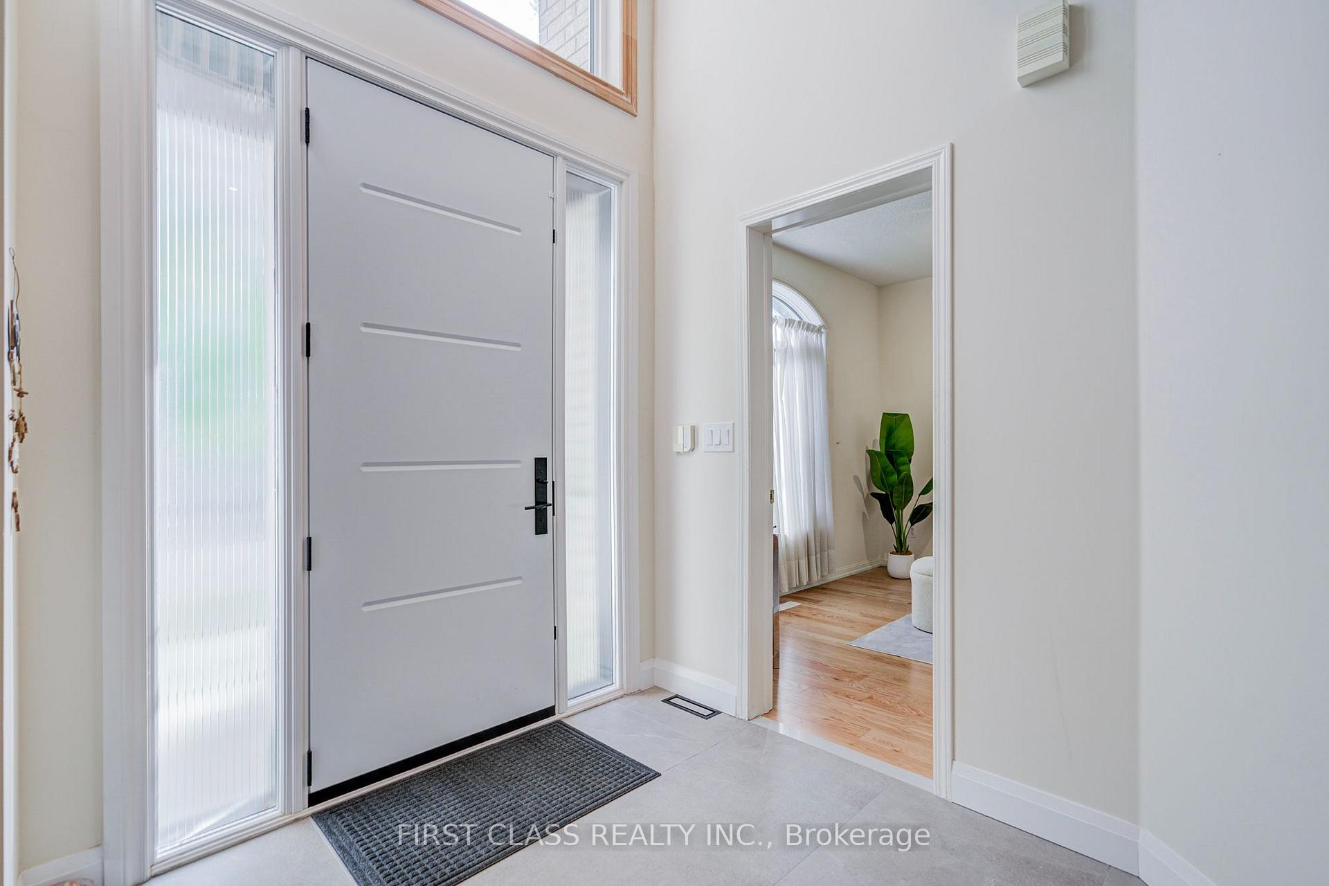 Photo 2 of 68 Drawbridge Drive, Markham, Berczy — HOMEH