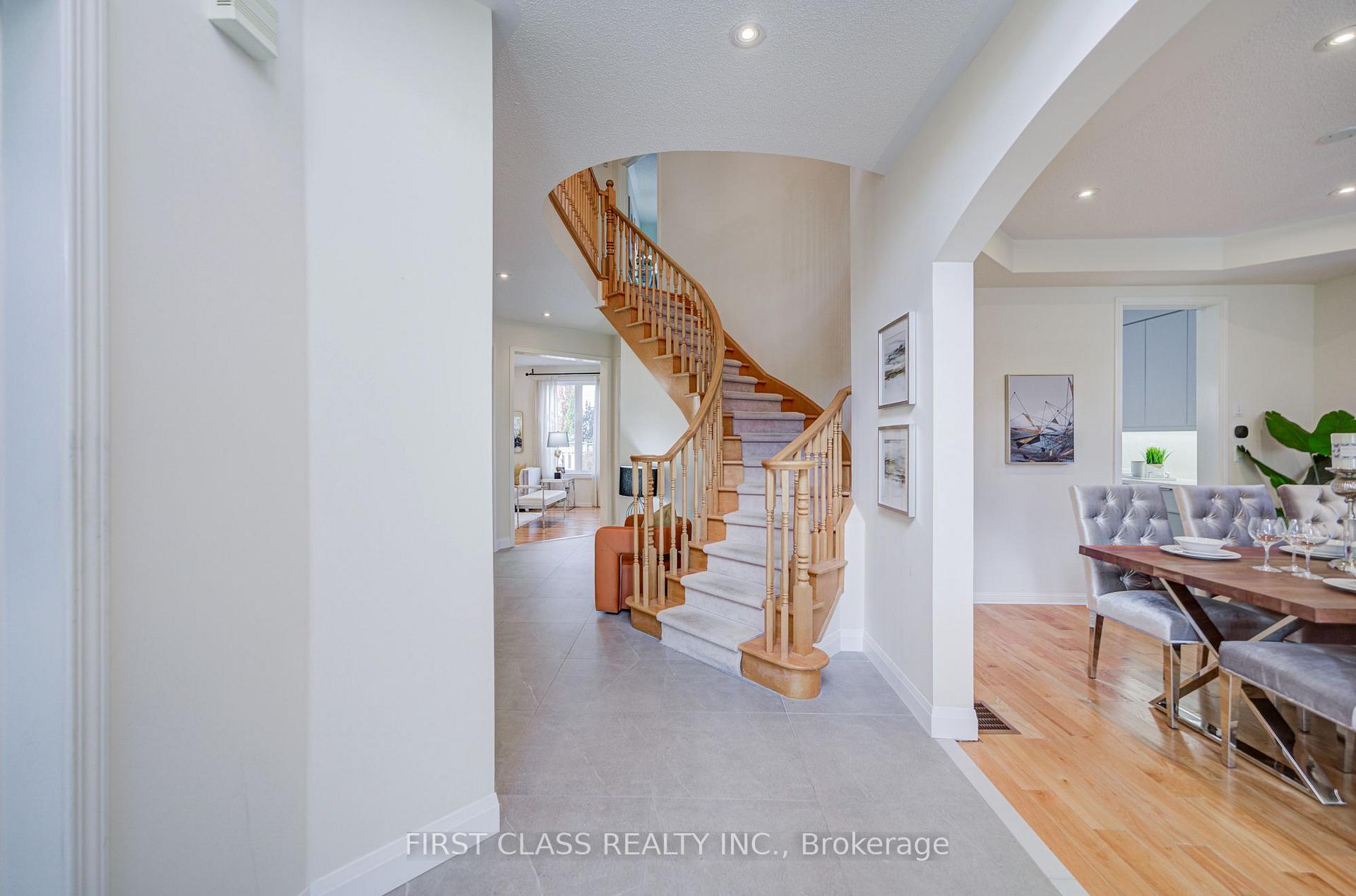 Photo 6 of 68 Drawbridge Drive, Markham, Berczy — HOMEH