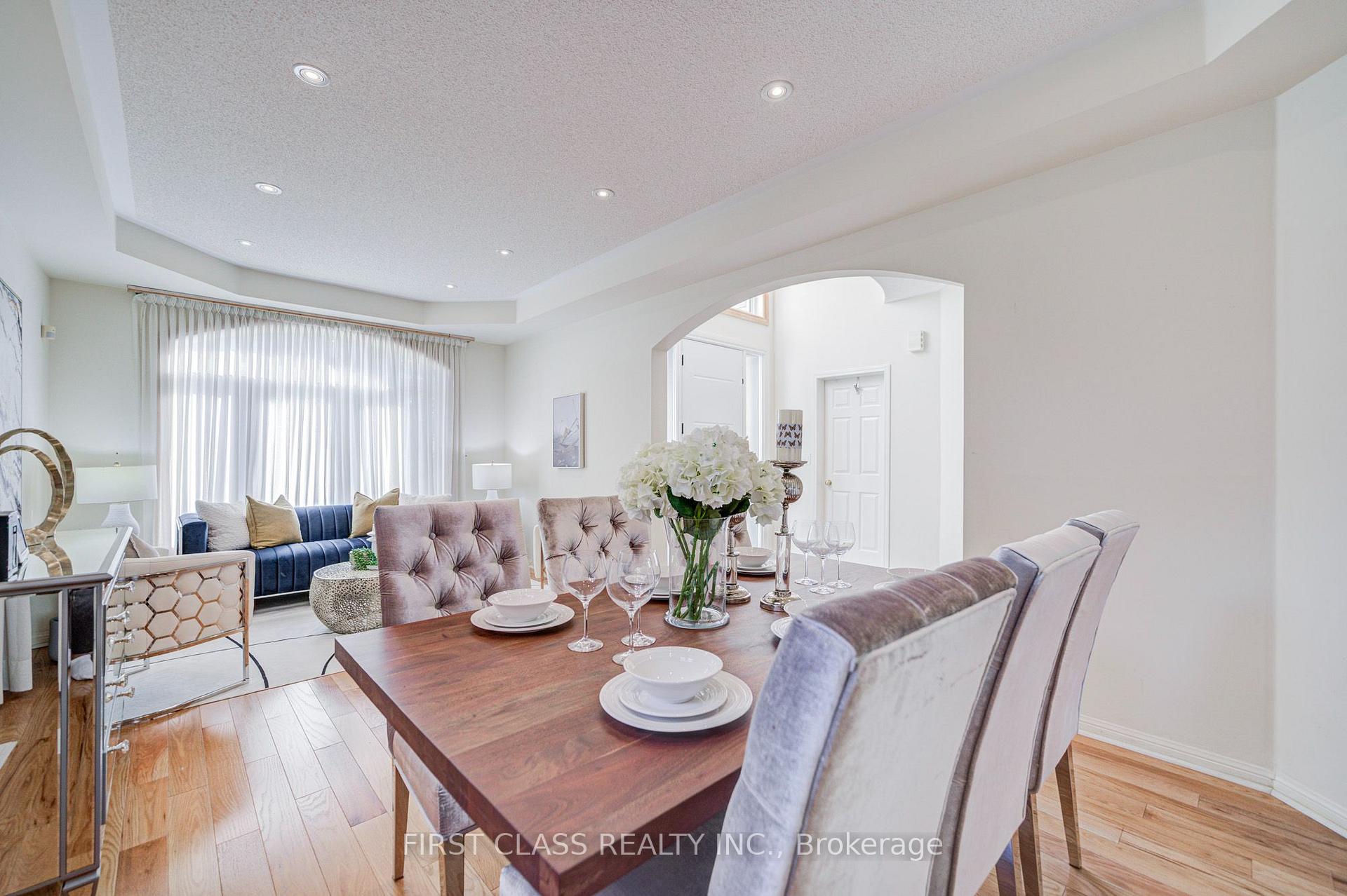 Photo 10 of 68 Drawbridge Drive, Markham, Berczy — HOMEH