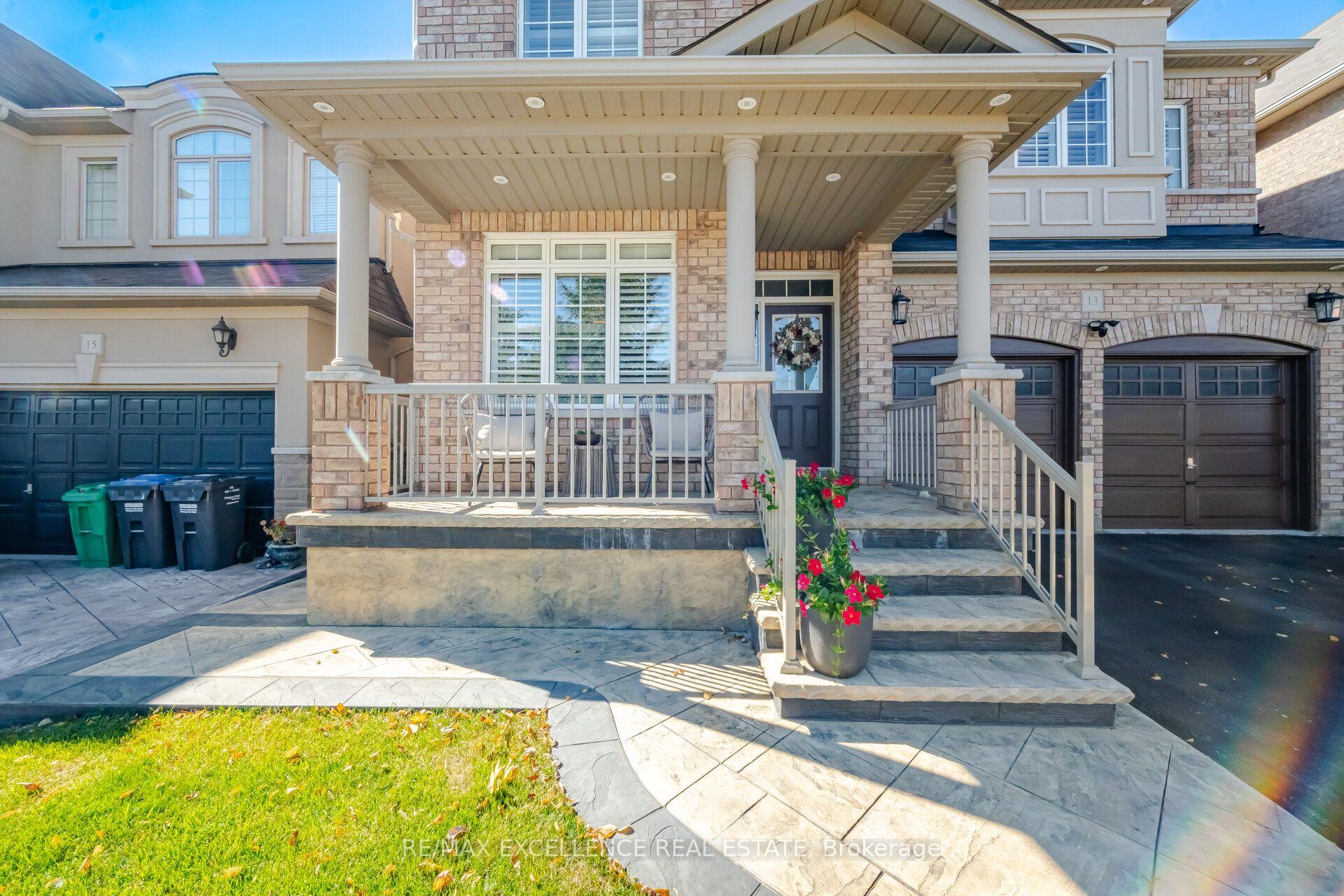 Photo 3 of 13 Sage Meadow Crescent, Brampton, Credit Valley — HOMEH