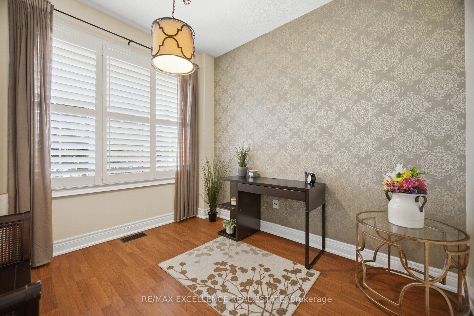 Photo 5 of 13 Sage Meadow Crescent, Brampton, Credit Valley — HOMEH