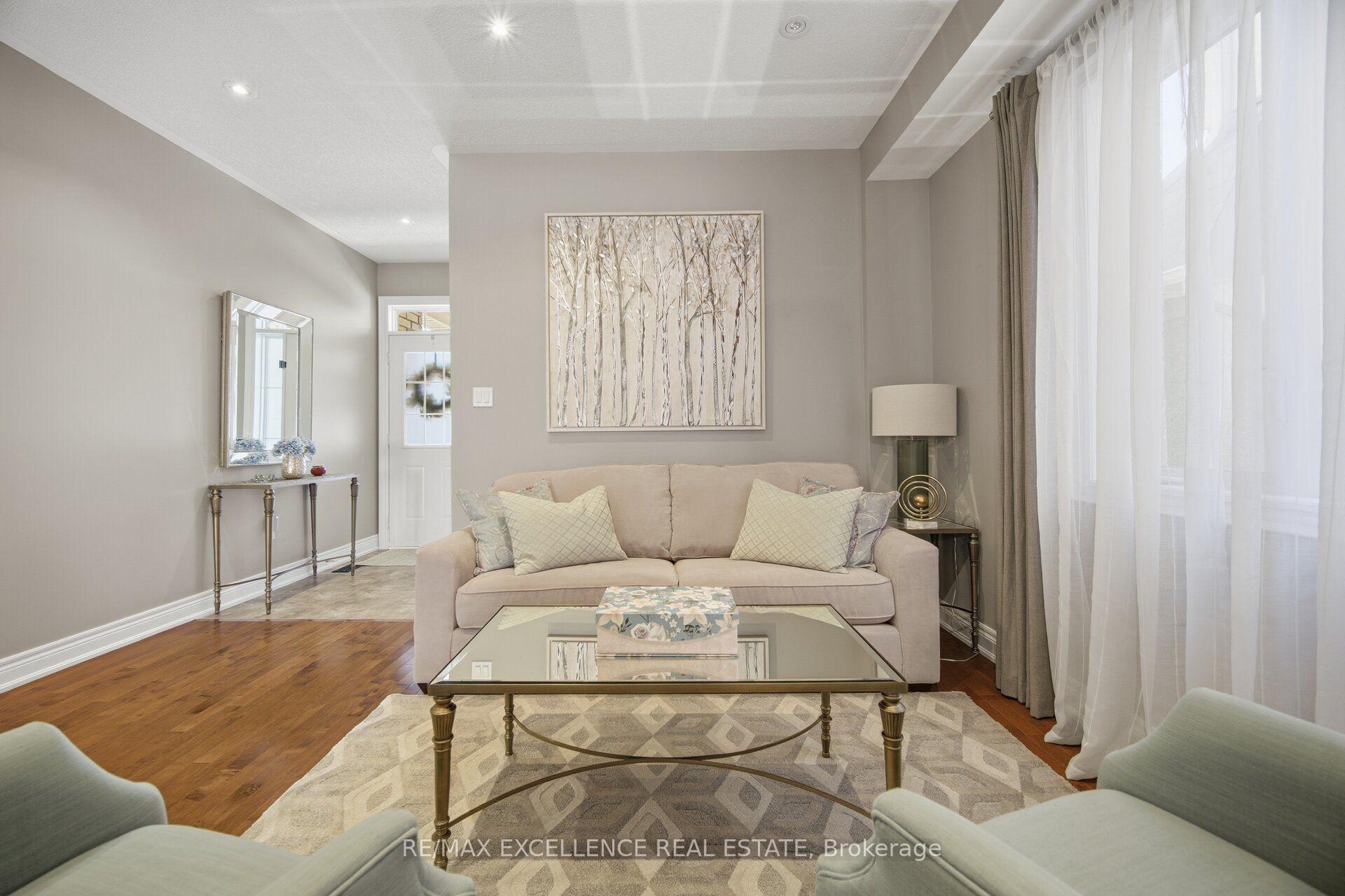 Photo 8 of 13 Sage Meadow Crescent, Brampton, Credit Valley — HOMEH