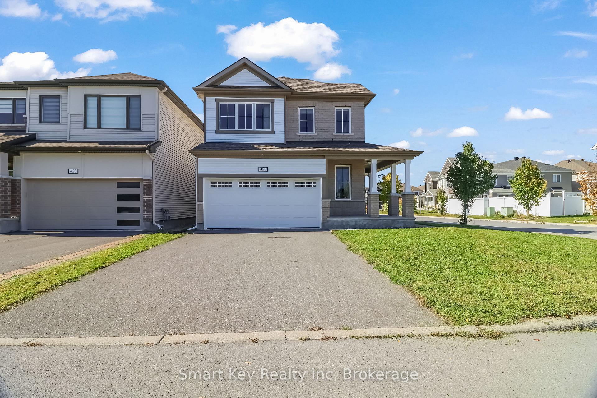 Photo of 425 Aphelion Crescent