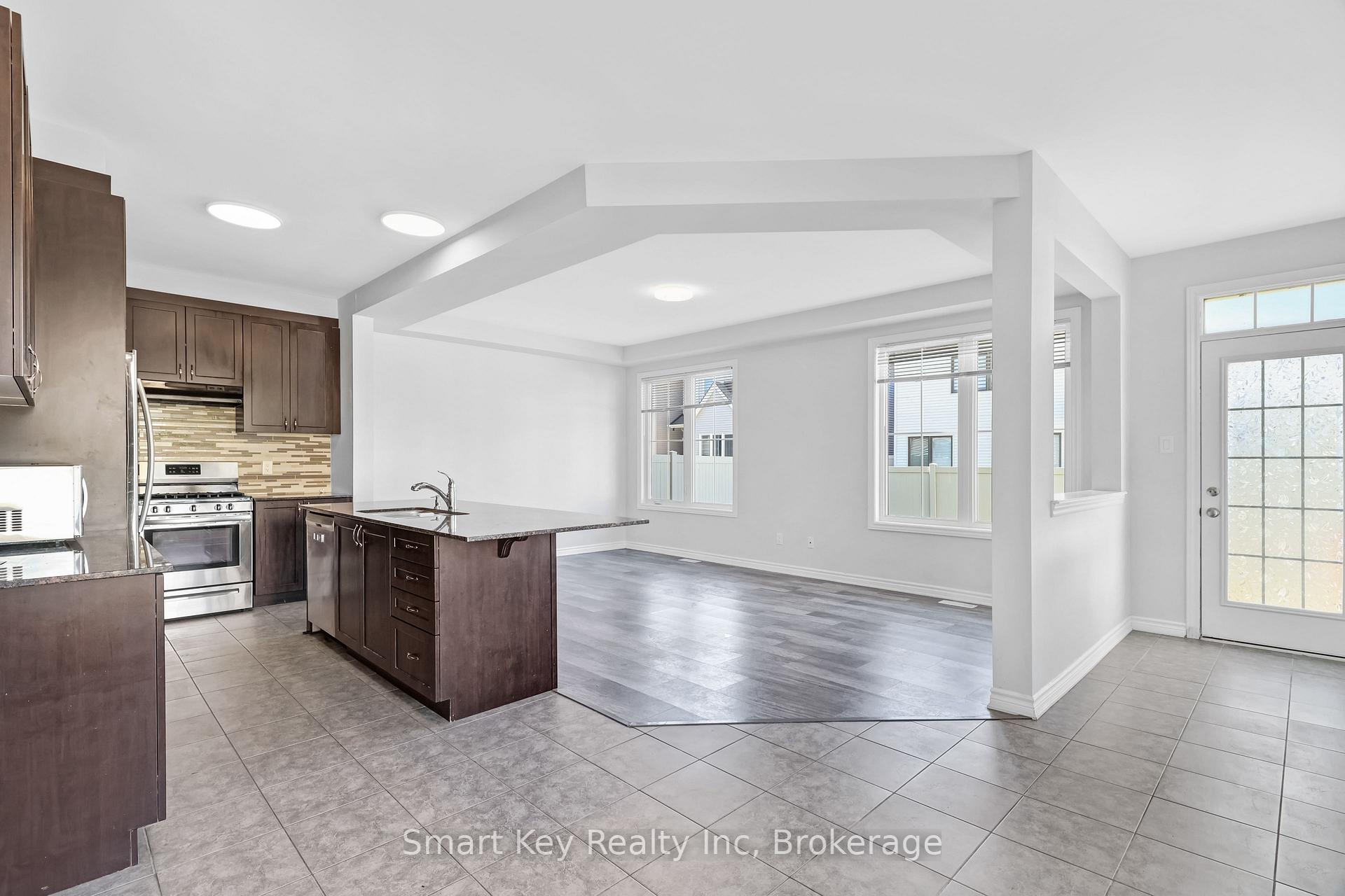 Photo 7 of 425 Aphelion Crescent, Ottawa, Barrhaven - Half Moon Bay — HOMEH