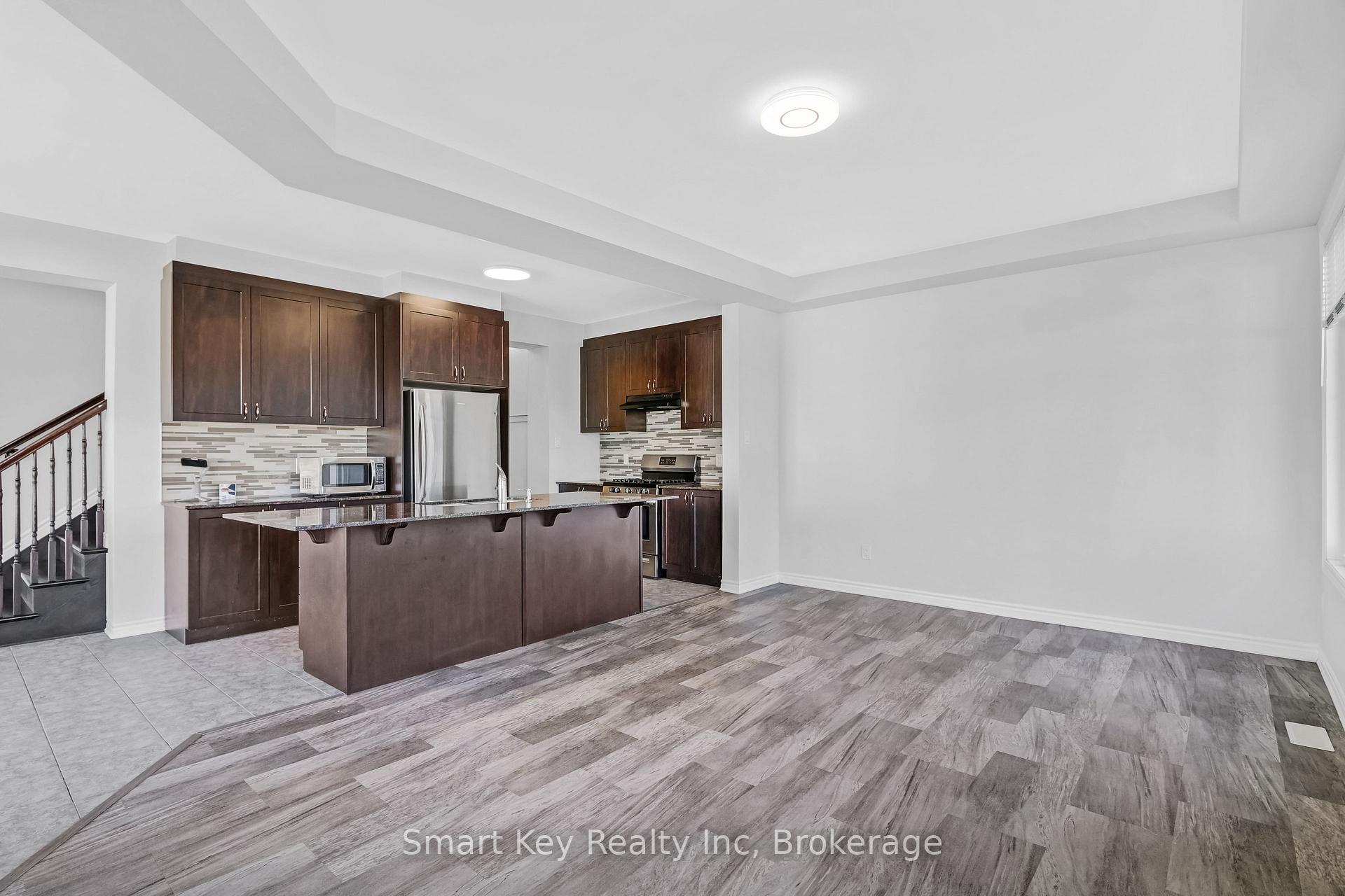 Photo 10 of 425 Aphelion Crescent, Ottawa, Barrhaven - Half Moon Bay — HOMEH