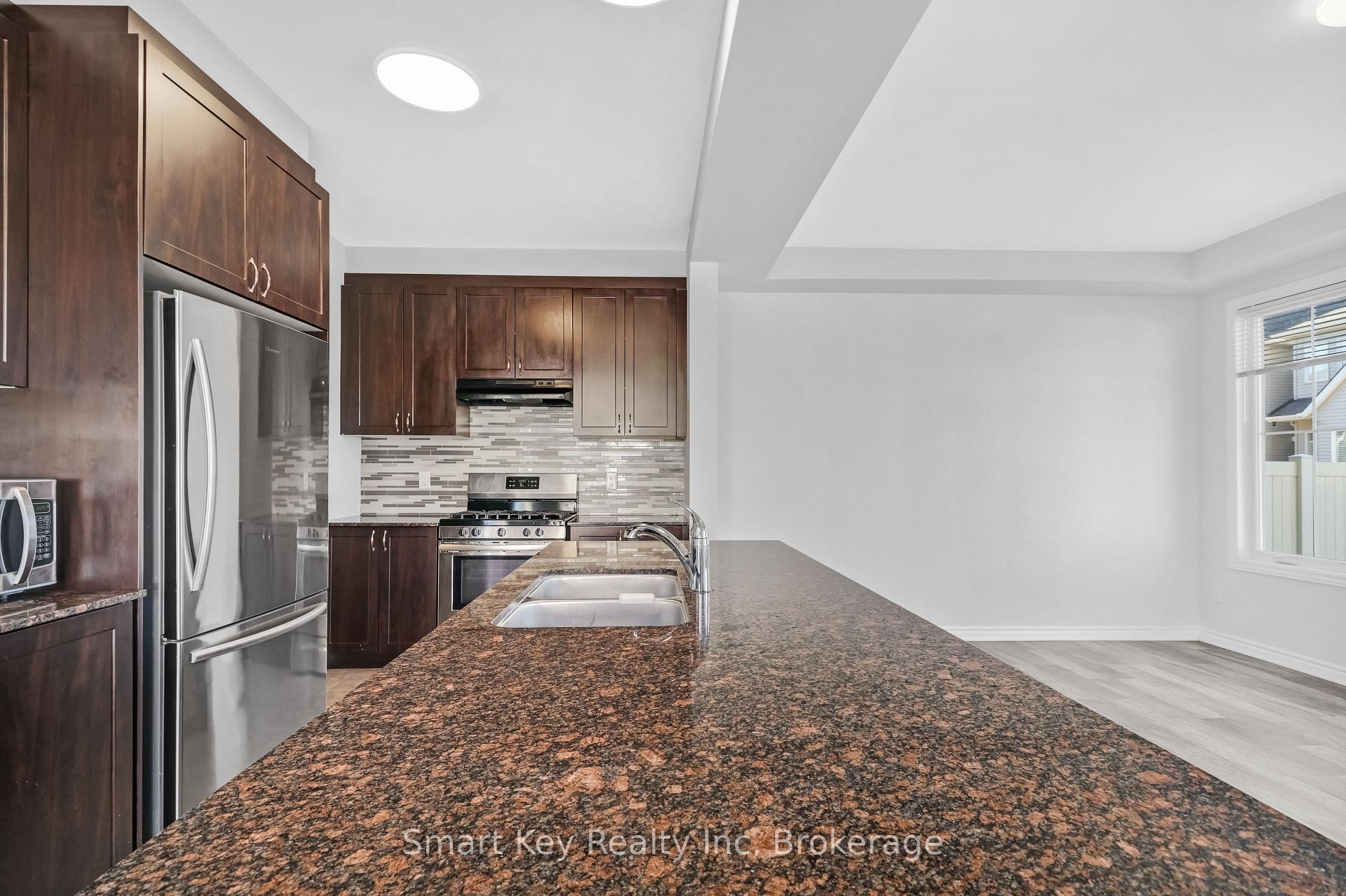 Photo 12 of 425 Aphelion Crescent, Ottawa, Barrhaven - Half Moon Bay — HOMEH