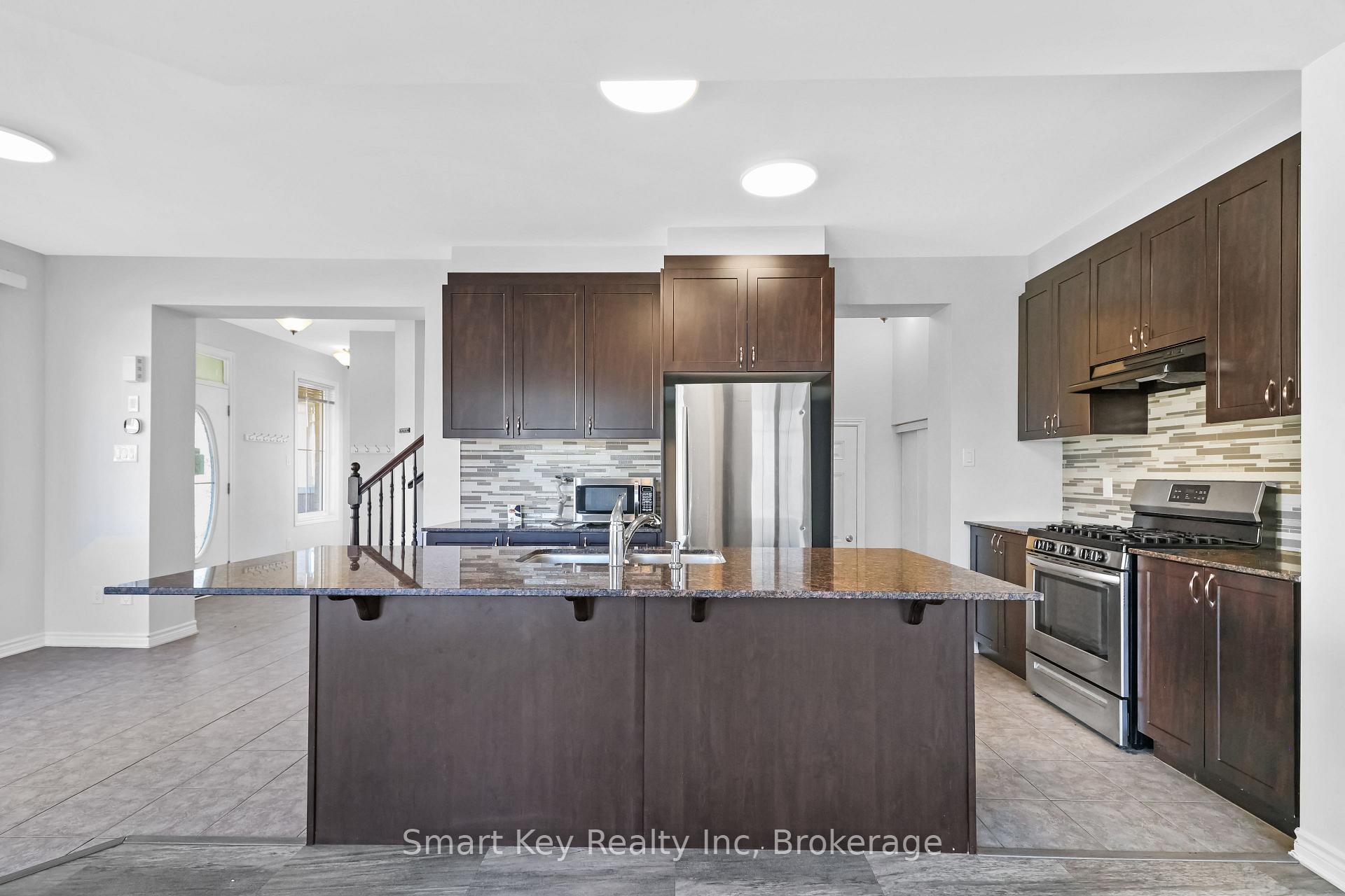 Photo 13 of 425 Aphelion Crescent, Ottawa, Barrhaven - Half Moon Bay — HOMEH