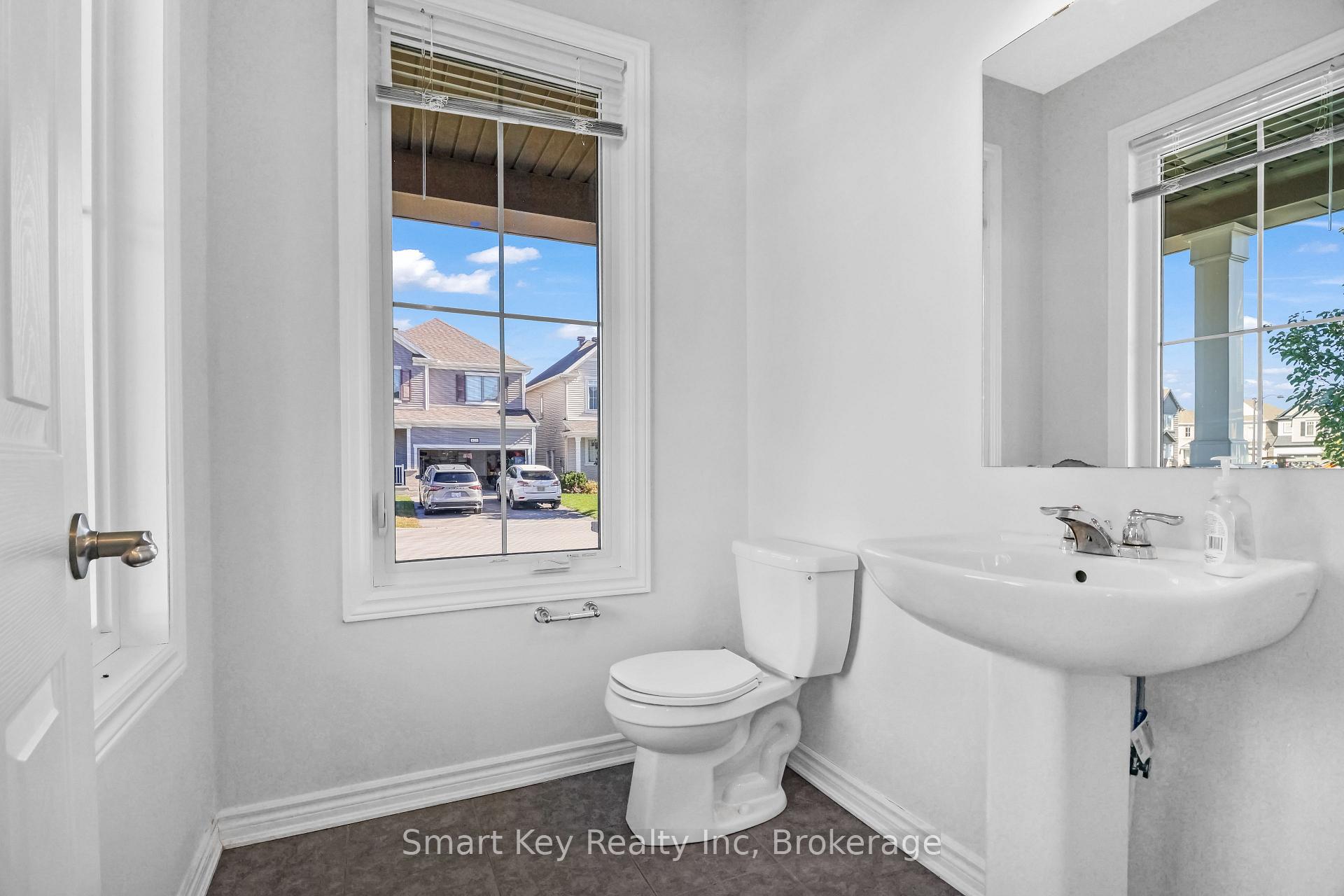 Photo 14 of 425 Aphelion Crescent, Ottawa, Barrhaven - Half Moon Bay — HOMEH