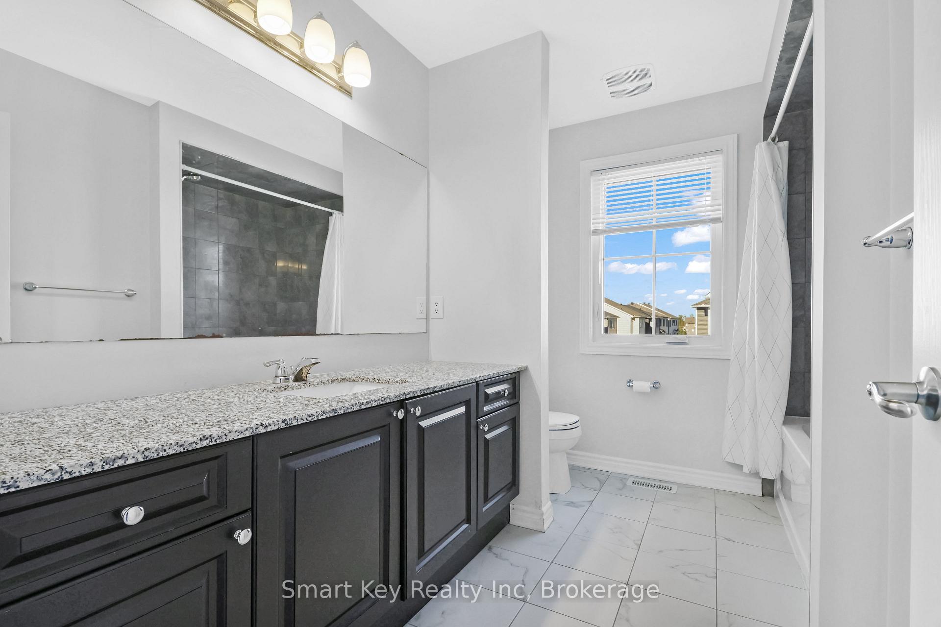 Photo 17 of 425 Aphelion Crescent, Ottawa, Barrhaven - Half Moon Bay — HOMEH