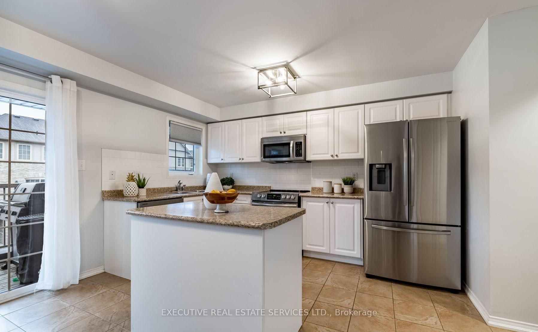 Photo 4 of 495 Rossland Road E, Ajax, Central East — HOMEH