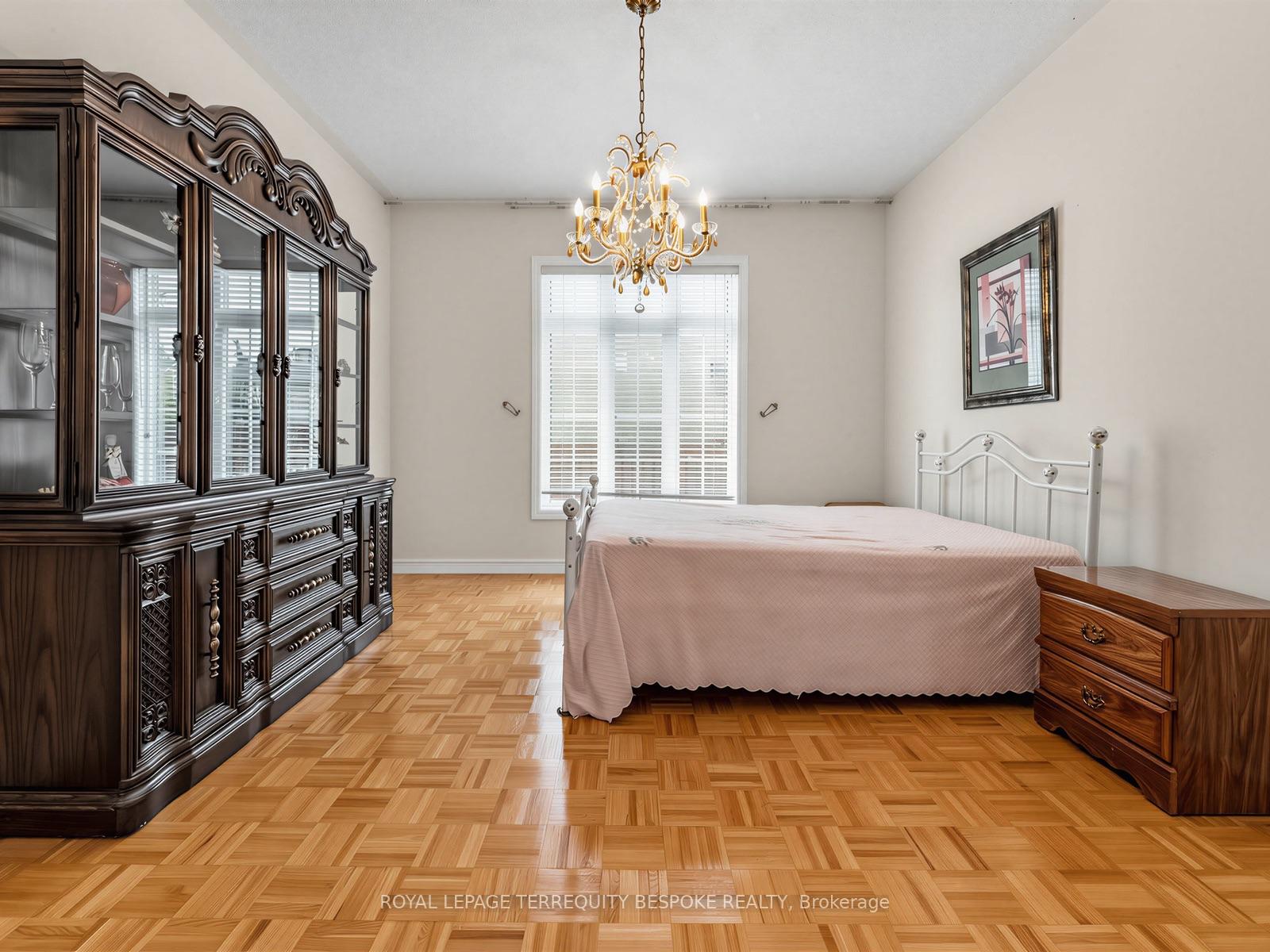 Photo 24 of 10 Leparc Road, Brampton, Vales of Castlemore North — HOMEH