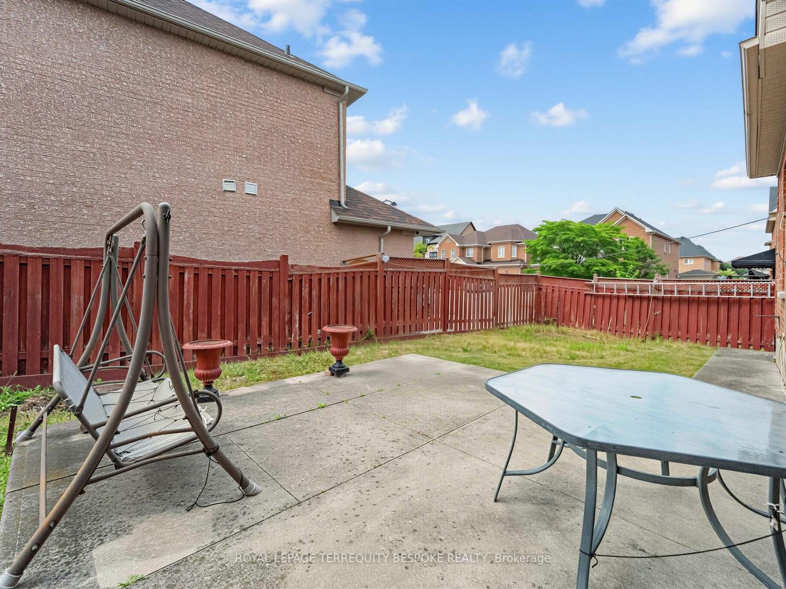 Photo 36 of 10 Leparc Road, Brampton, Vales of Castlemore North — HOMEH