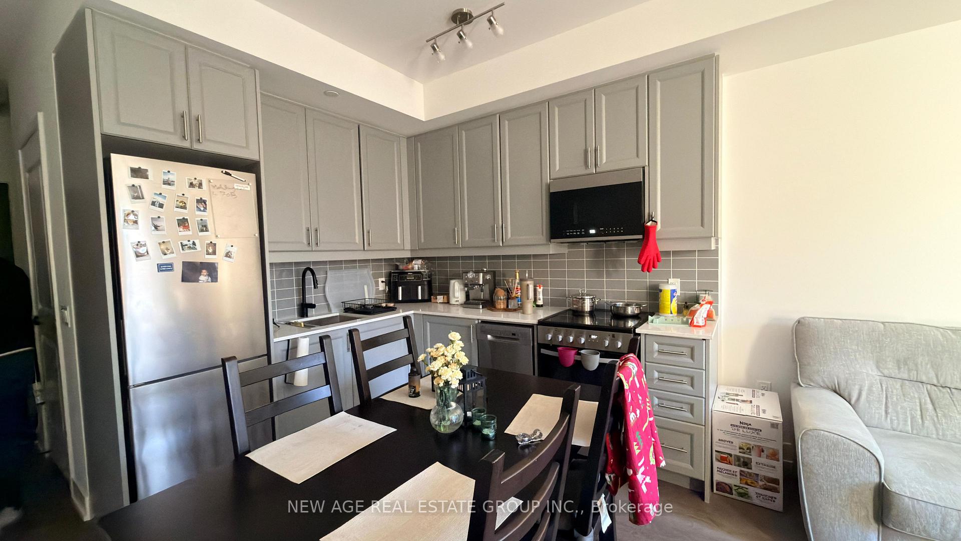 Photo 10 of Unit 310, 2343 khalsa gate Road, Oakville, Westmount — HOMEH