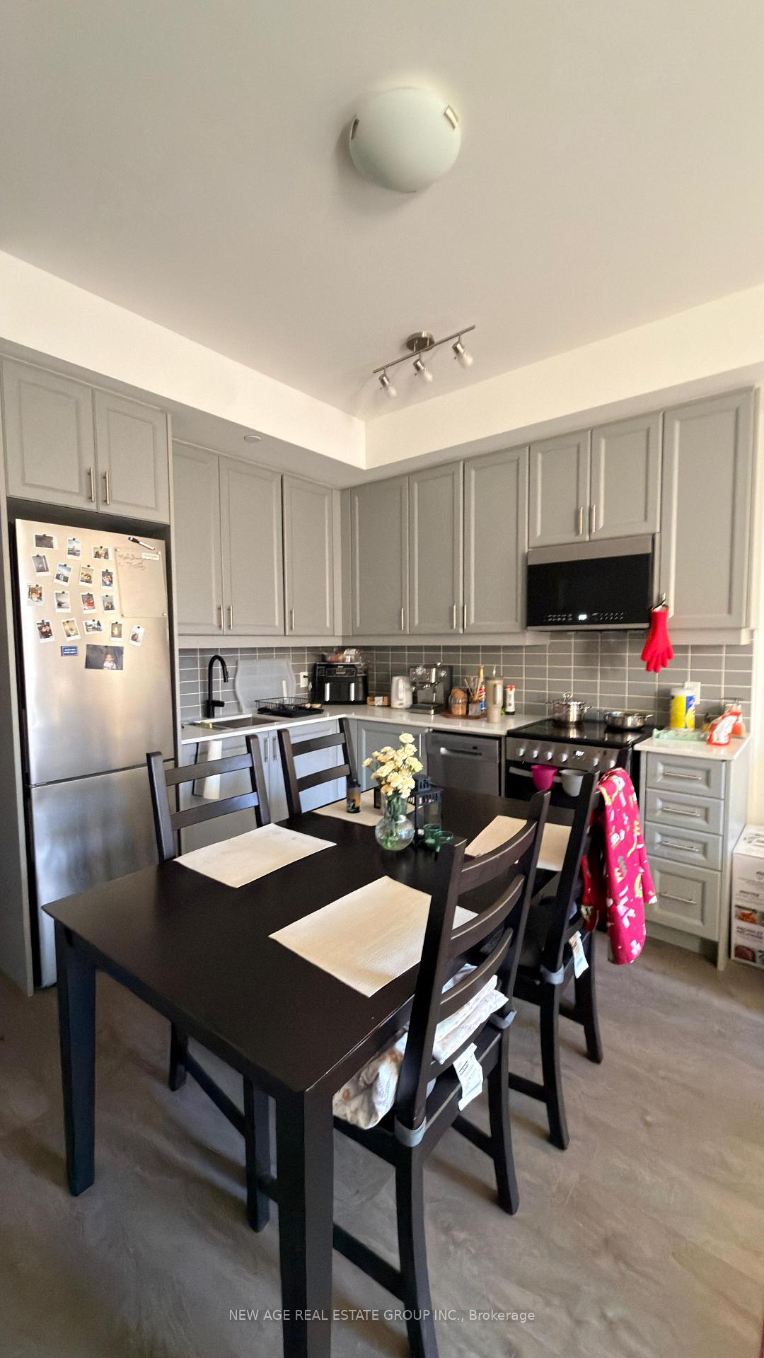 Photo 11 of Unit 310, 2343 khalsa gate Road, Oakville, Westmount — HOMEH