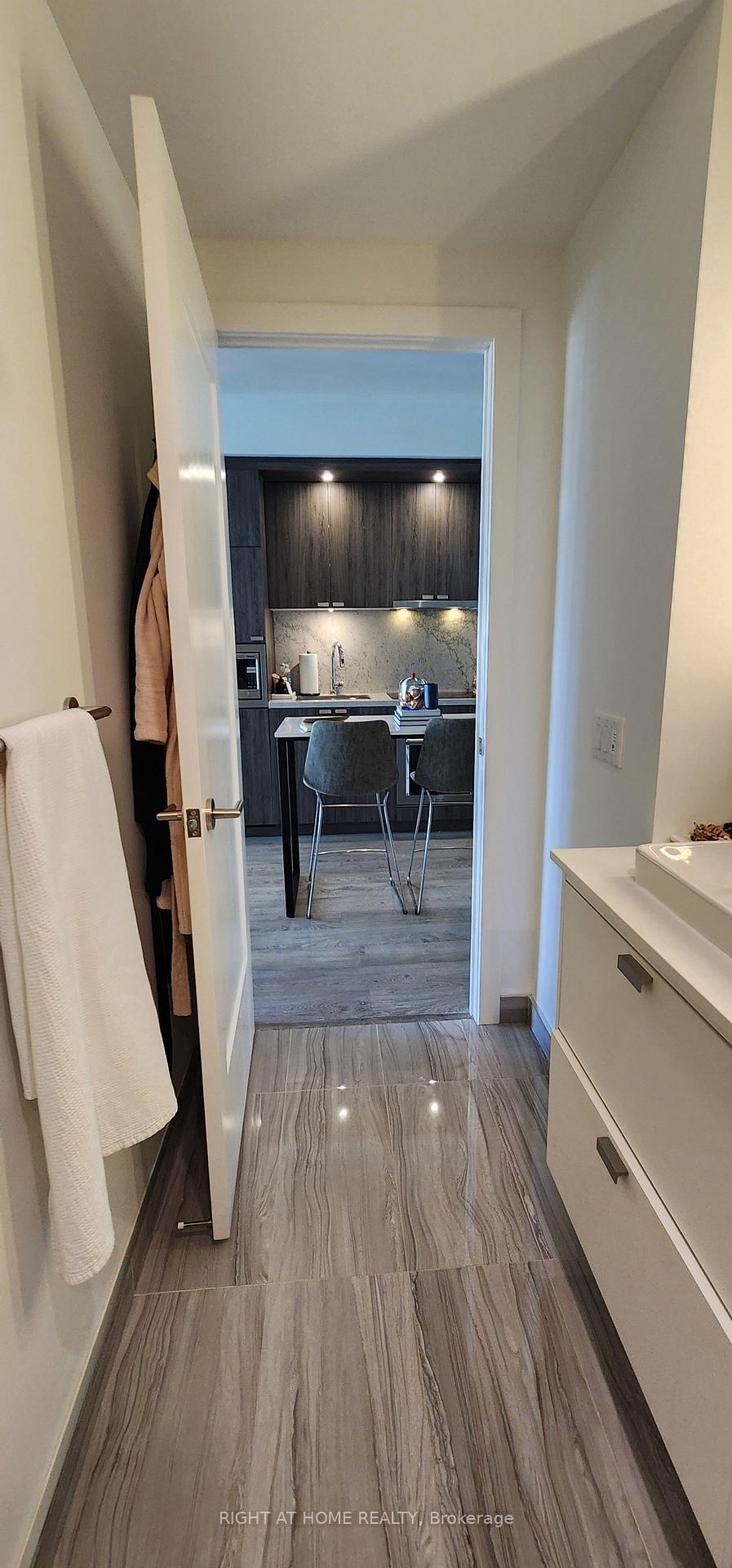 Photo 13 of Unit 304, 259 The Kingsway Way E, Etobicoke, Edenbridge-Humber Valley — HOMEH